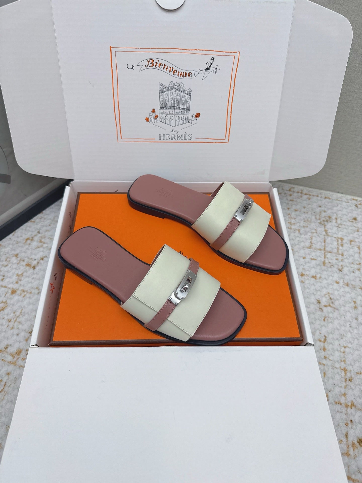 HM 26ss Oasis Sandals Dusty Rose Cream Sheepskin Sliver Buckle 625172