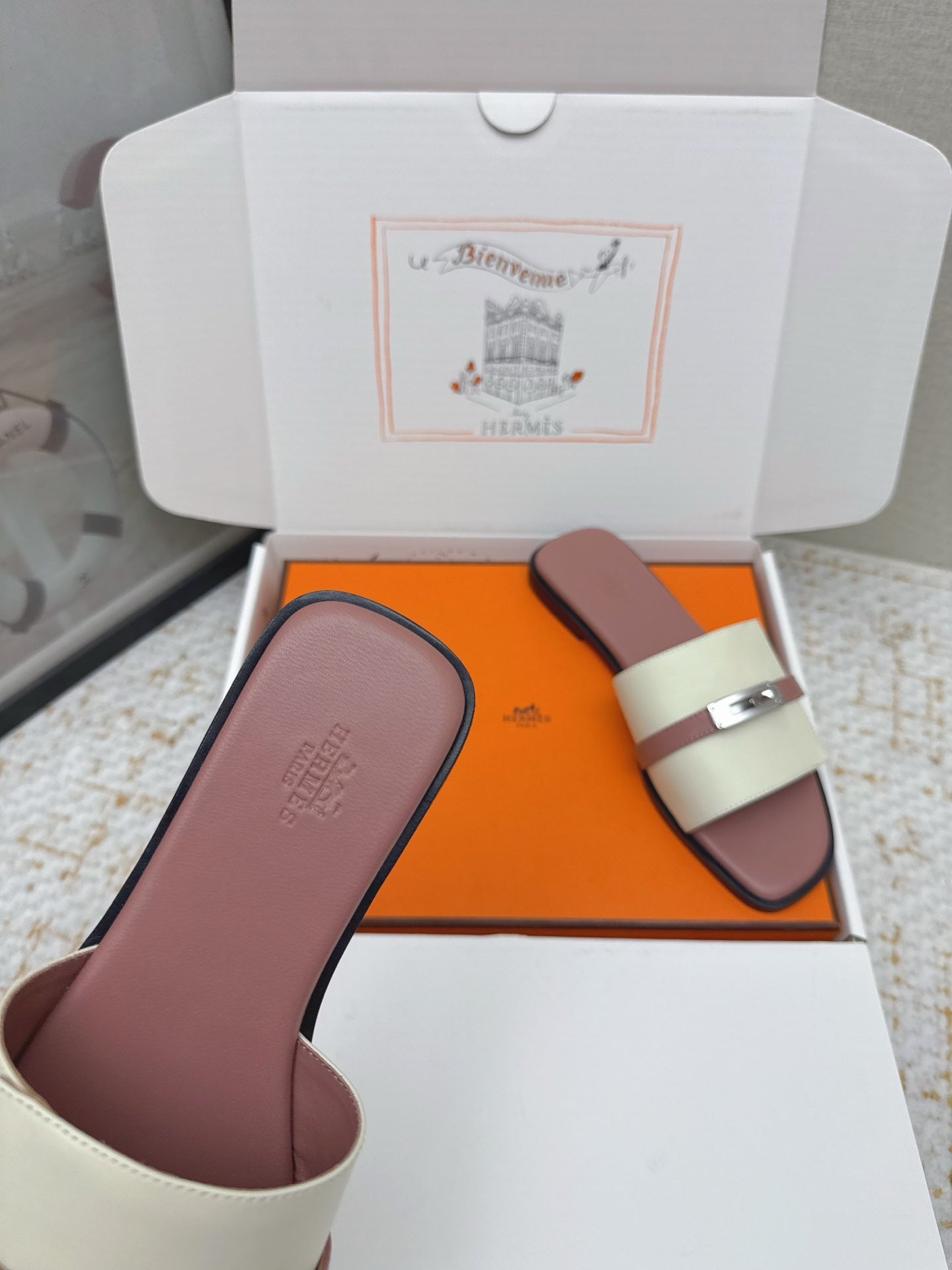 HM 26ss Oasis Sandals Dusty Rose Cream Sheepskin Sliver Buckle 625172