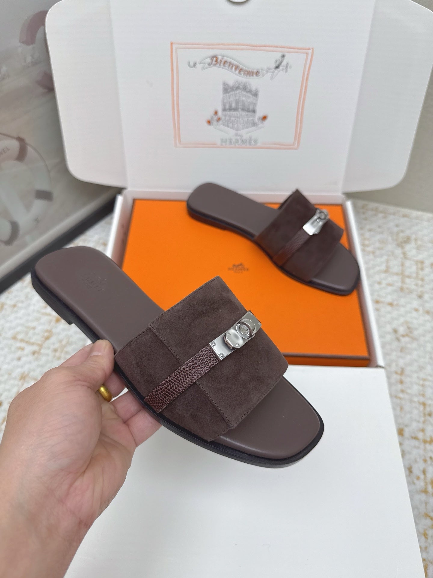 HM 26ss Oasis Sandals Dark Brown Suede Cowhide 625178