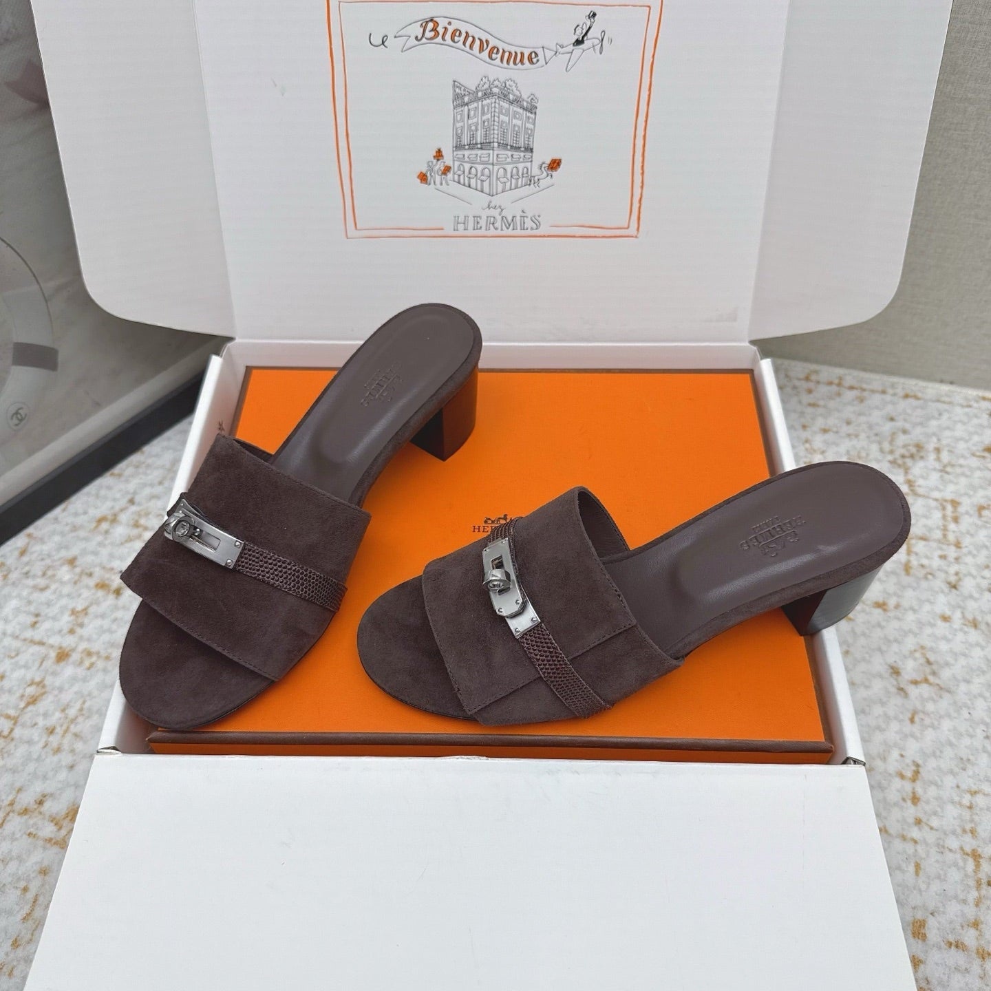 HM 26ss Oasis Sandals 50 Dark Brown Suede Cowhide 625182