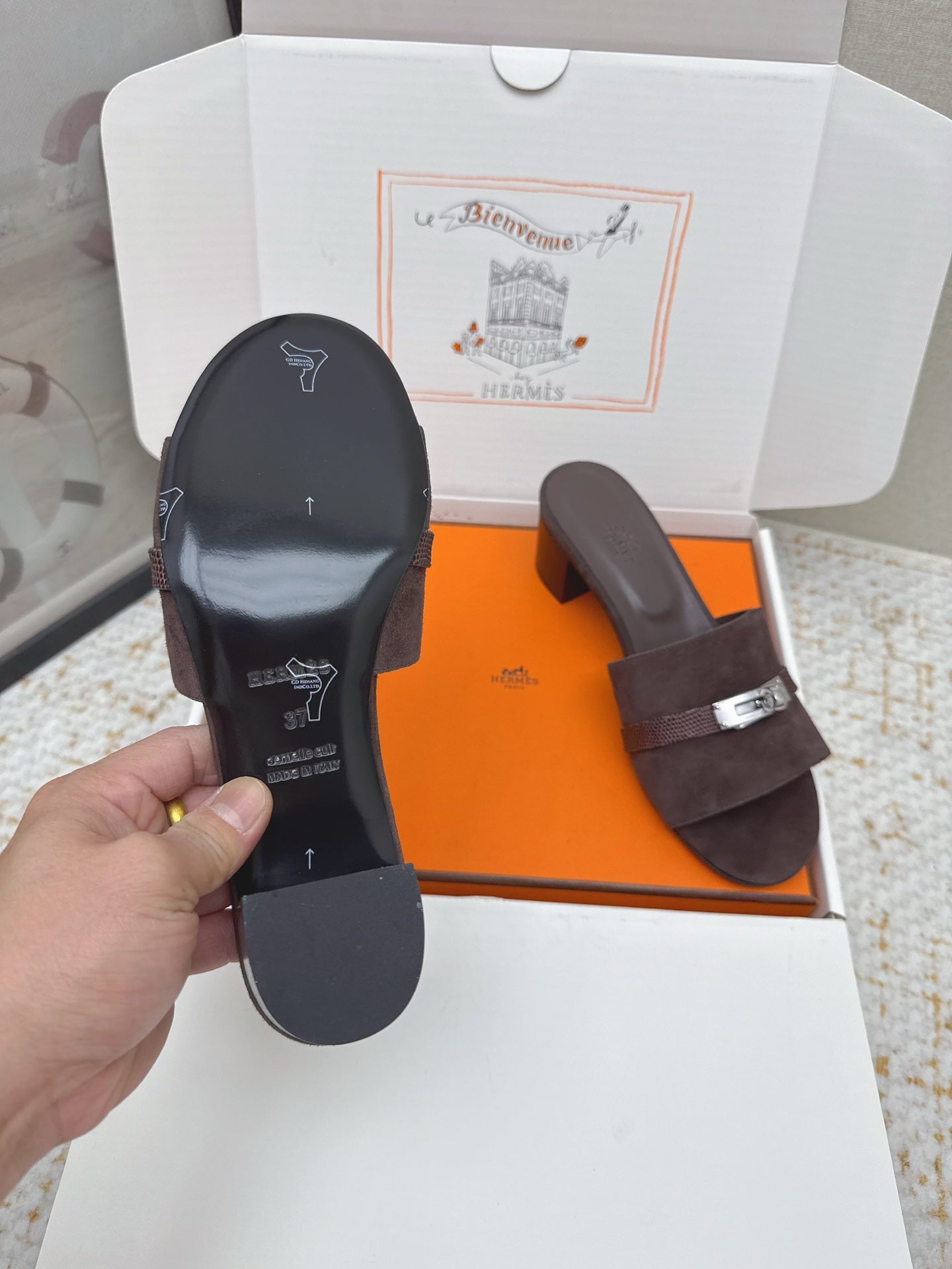 HM 26ss Oasis Sandals 50 Dark Brown Suede Cowhide 625182