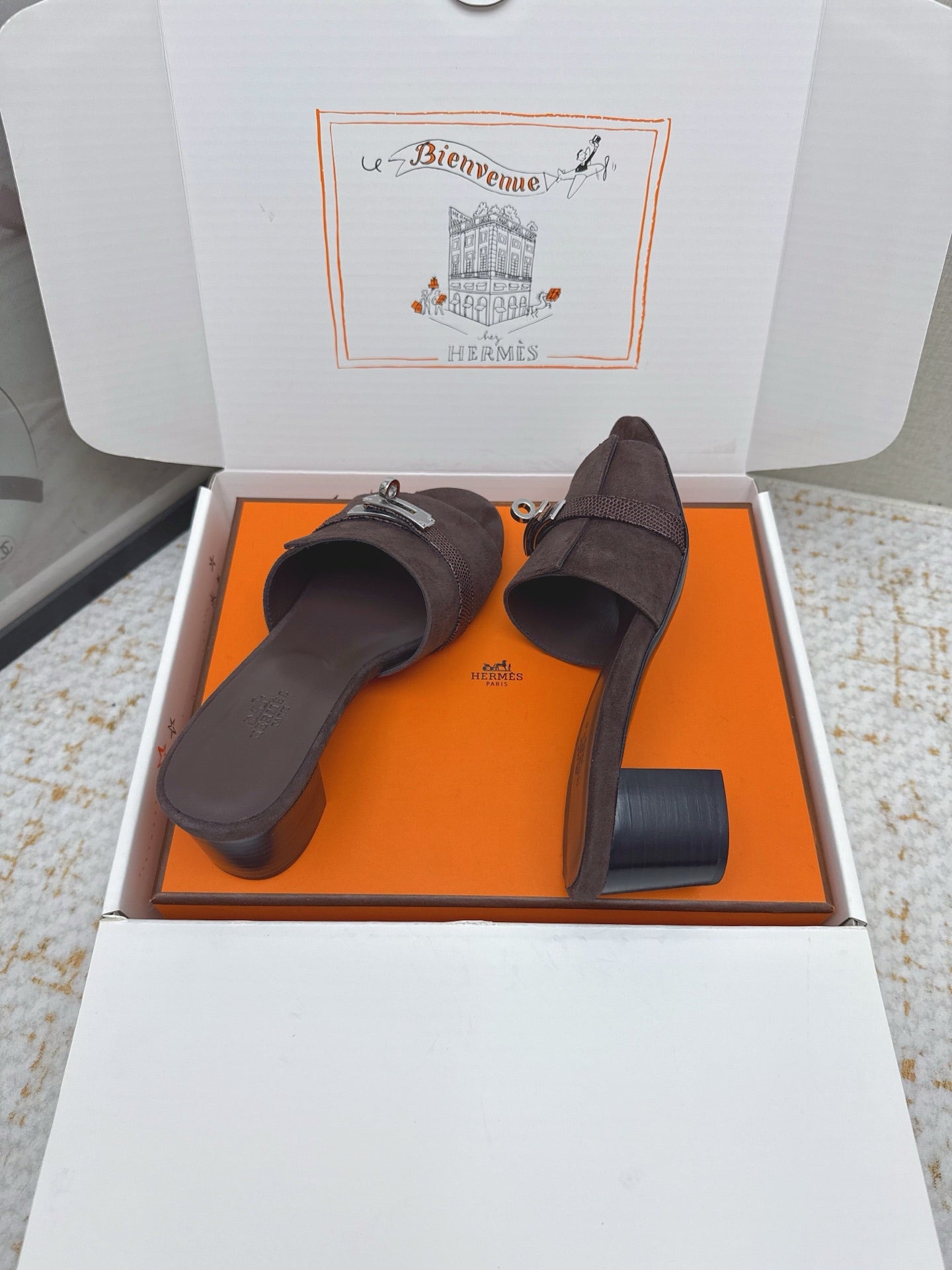 HM 26ss Oasis Sandals 50 Dark Brown Suede Cowhide 625182