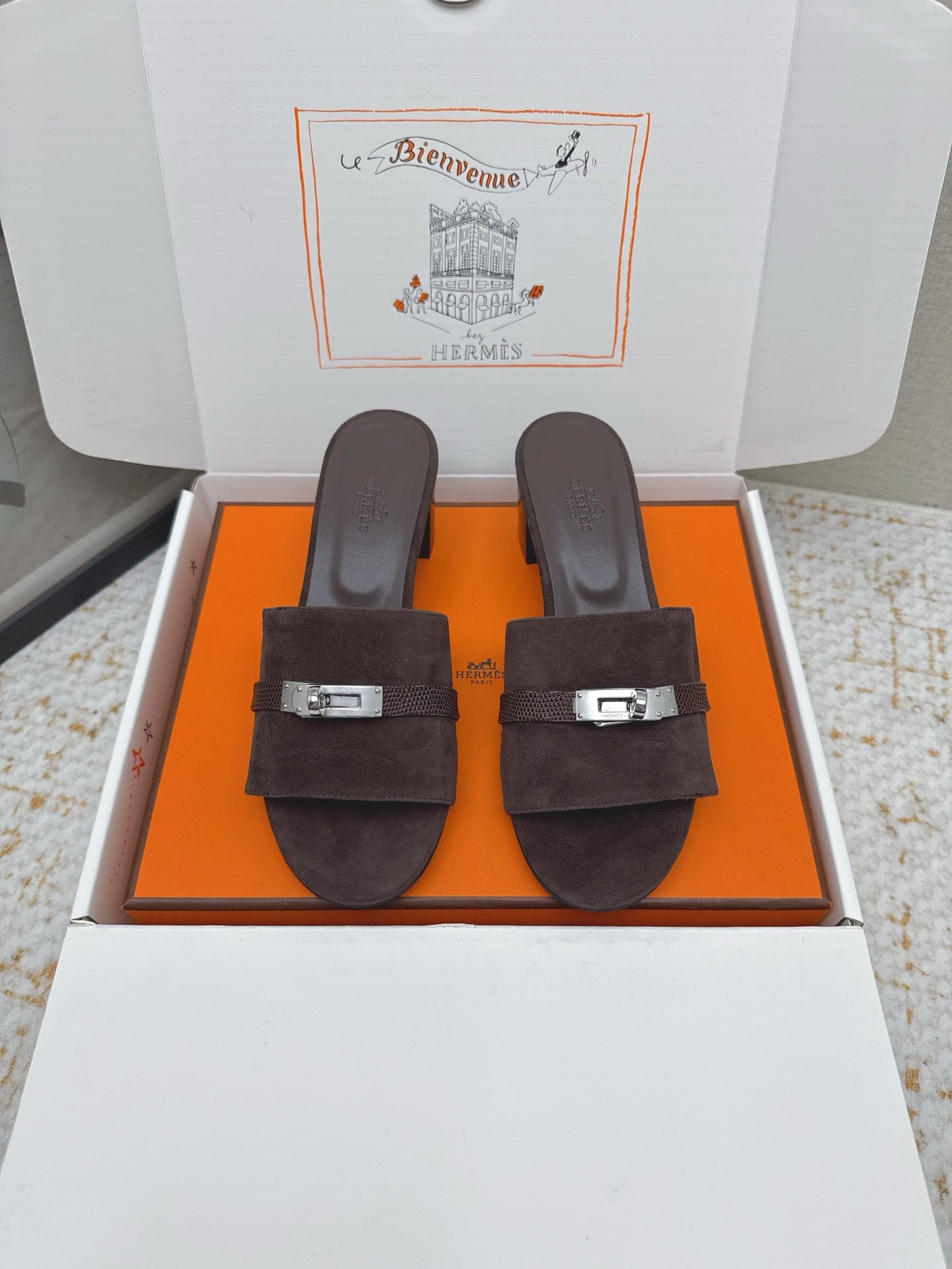 HM 26ss Oasis Sandals 50 Dark Brown Suede Cowhide 625182