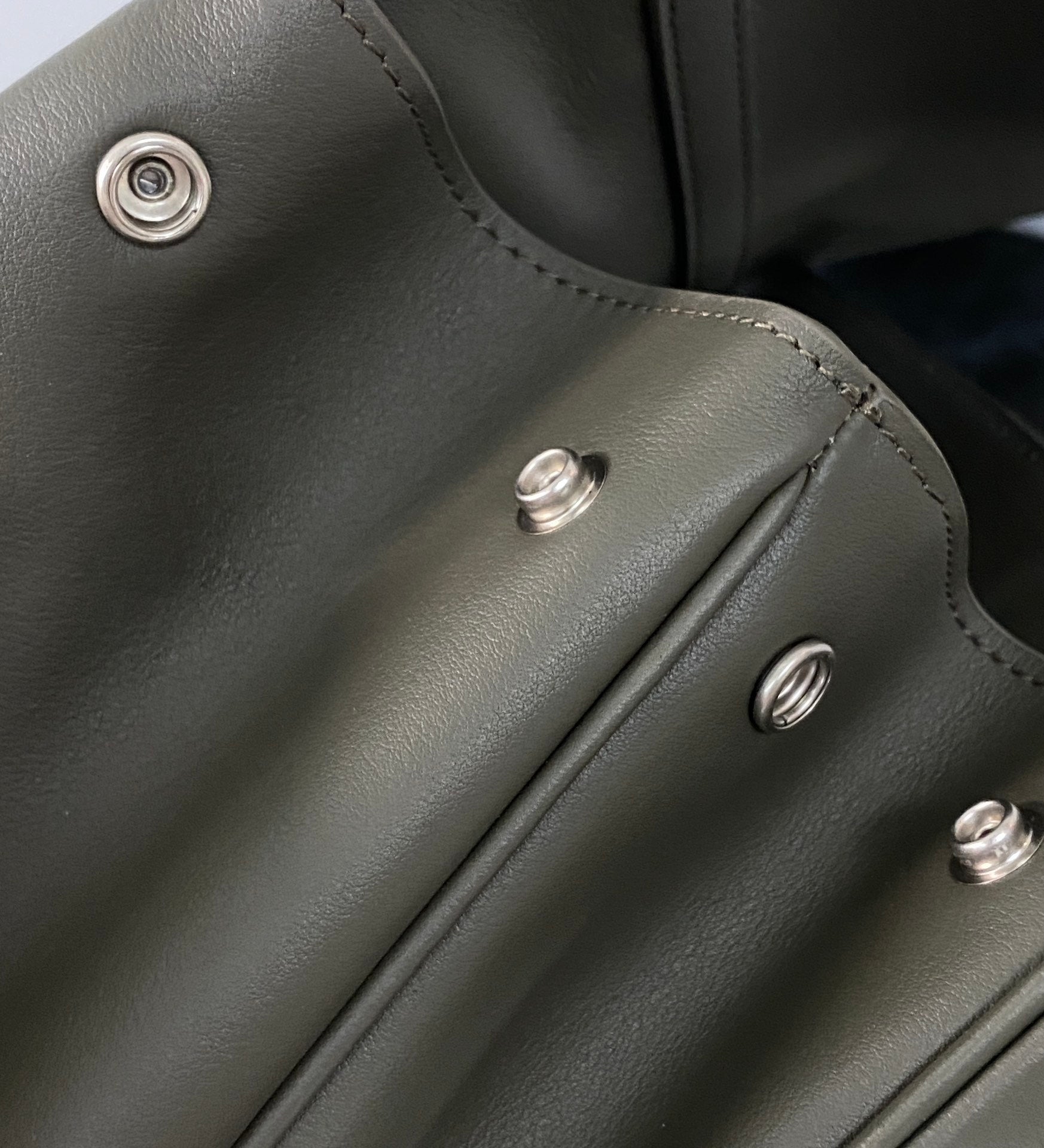 Balenciaga Large Rodeo Bag 40 Olive Green Caflskin Sliver Hardware