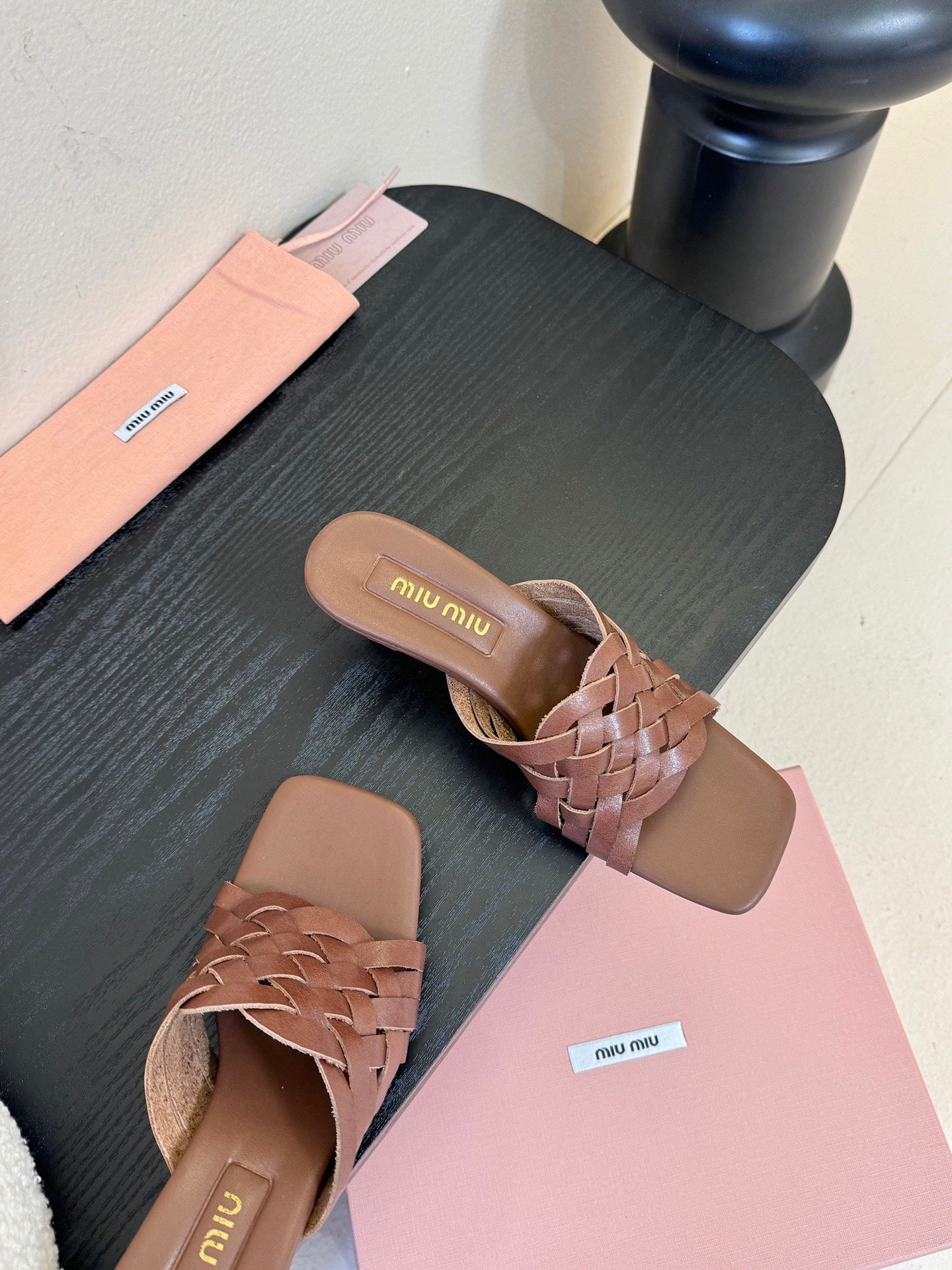 MIU 26ss Flat Sandals 50 Brown Sheepskin 627350