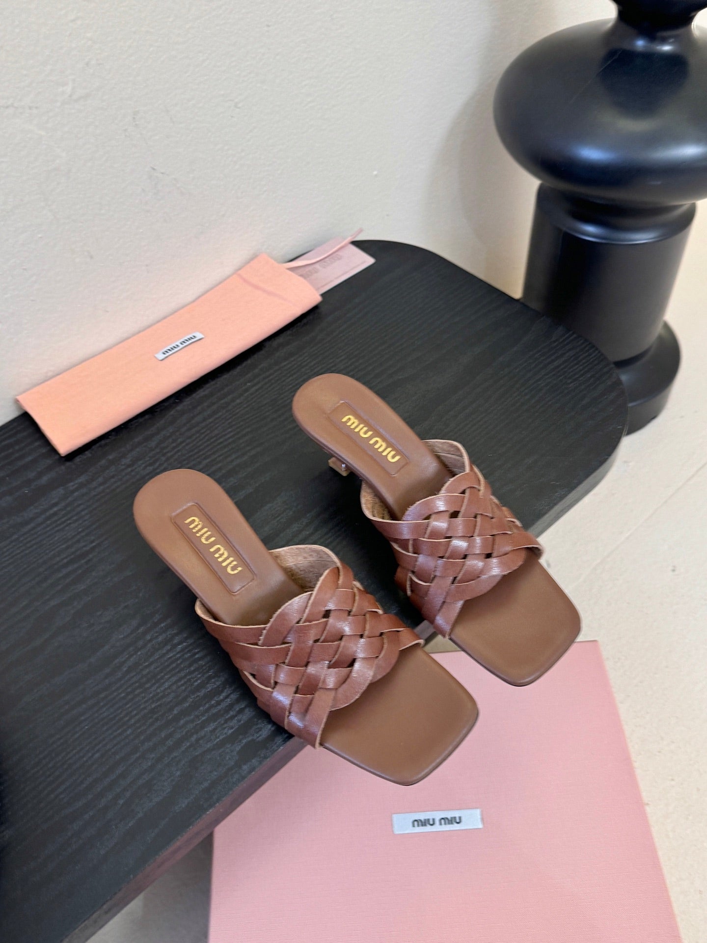 MIU 26ss Flat Sandals 50 Brown Sheepskin 627350