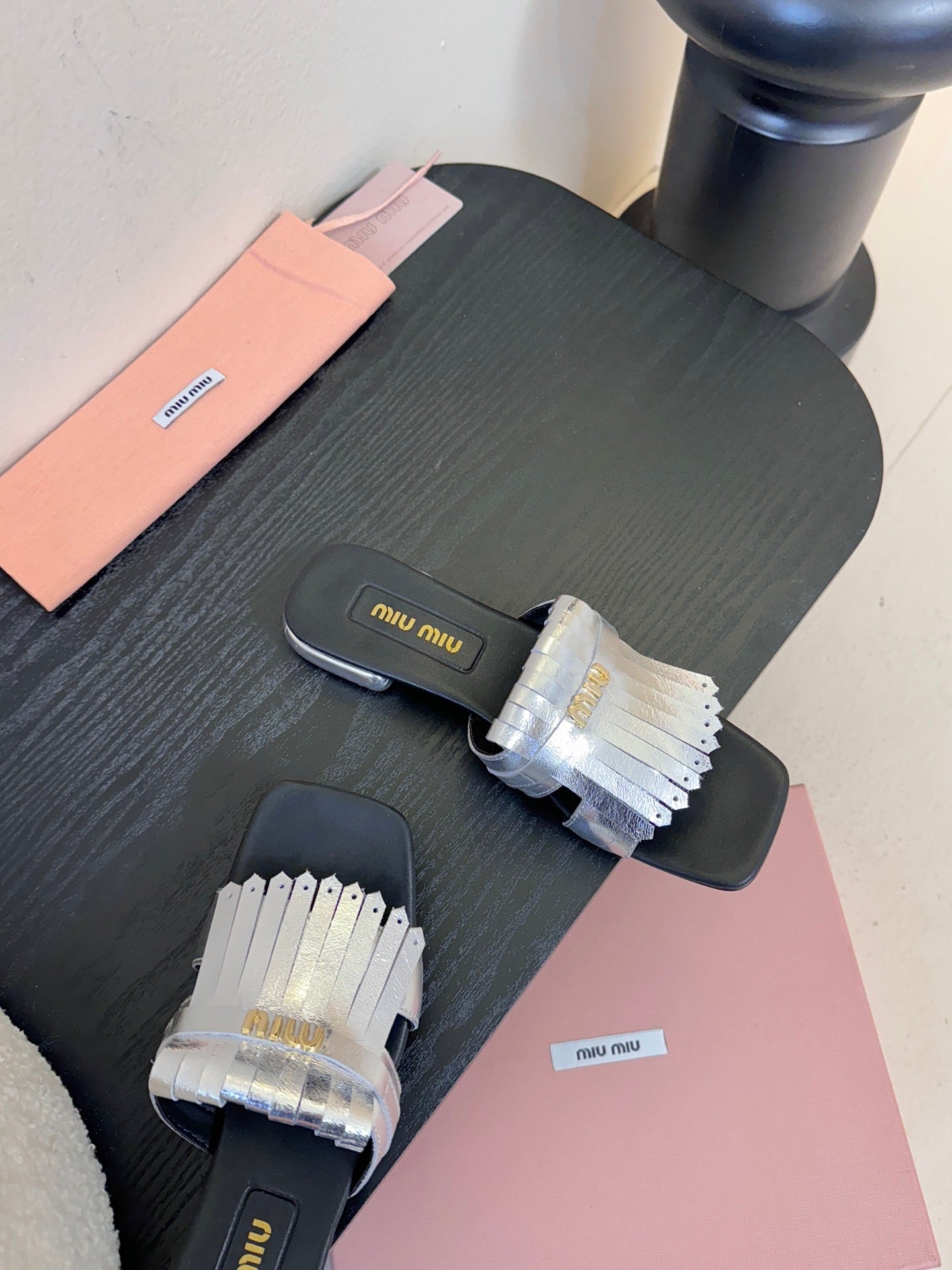 MIU 26ss Sandals Black Sliver Sheepskin 627363