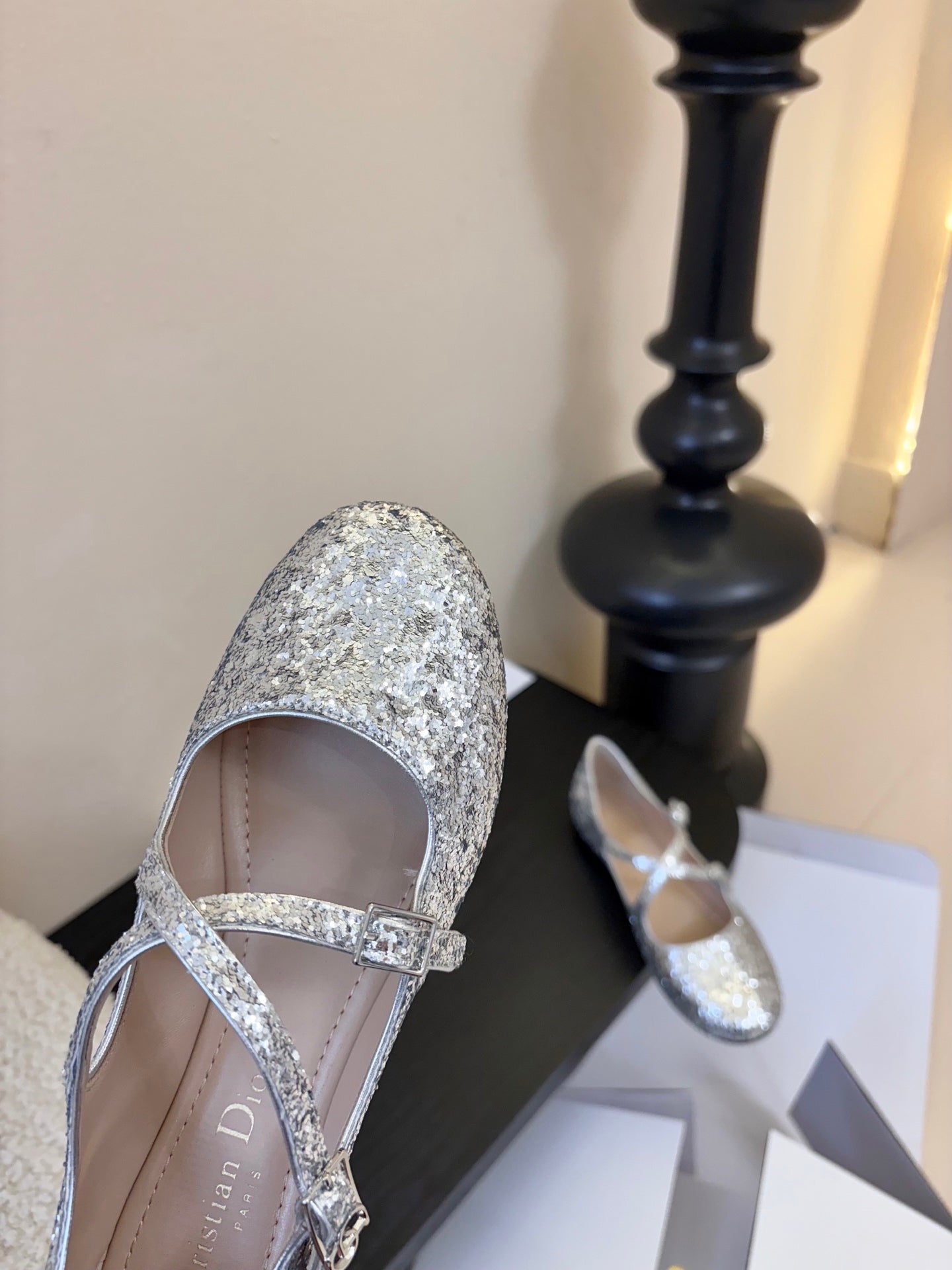 CD 26 Mary Jane Sliver Glitter Embroidered Mesh Leather 627346