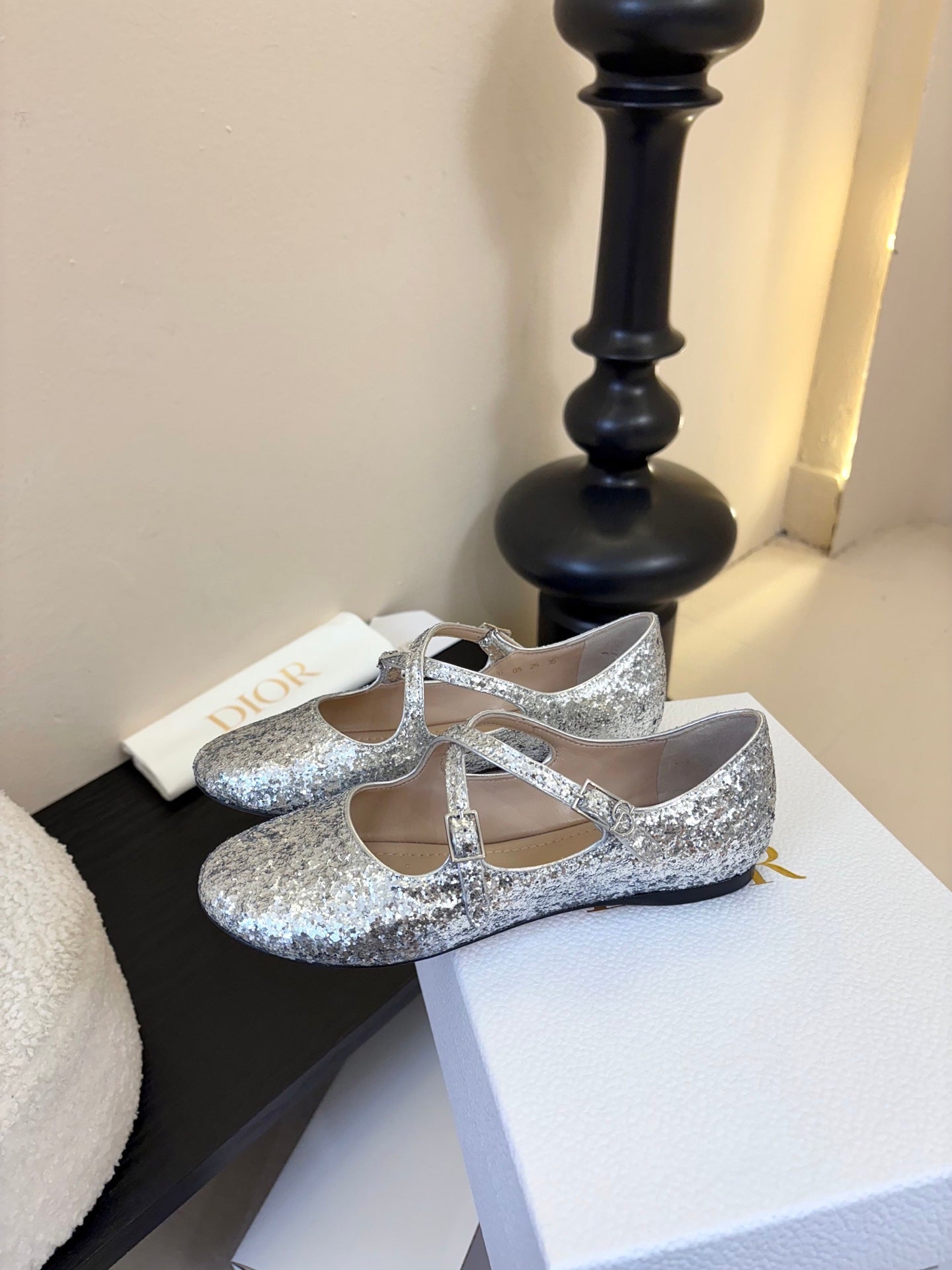 CD 26 Mary Jane Sliver Glitter Embroidered Mesh Leather 627346