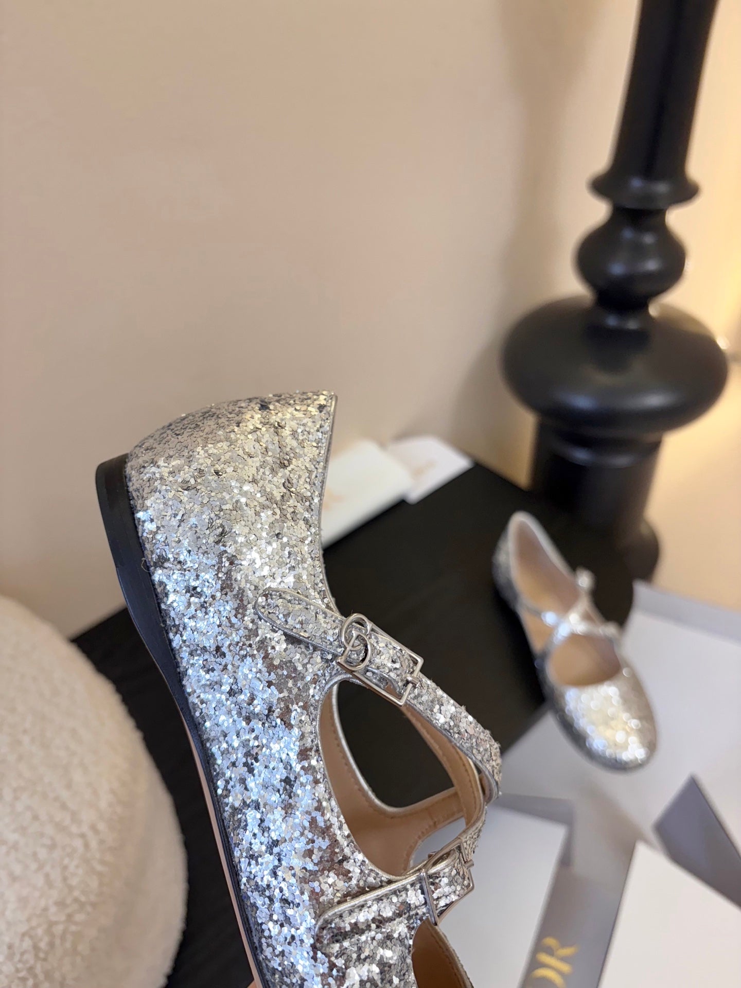 CD 26 Mary Jane Sliver Glitter Embroidered Mesh Leather 627346