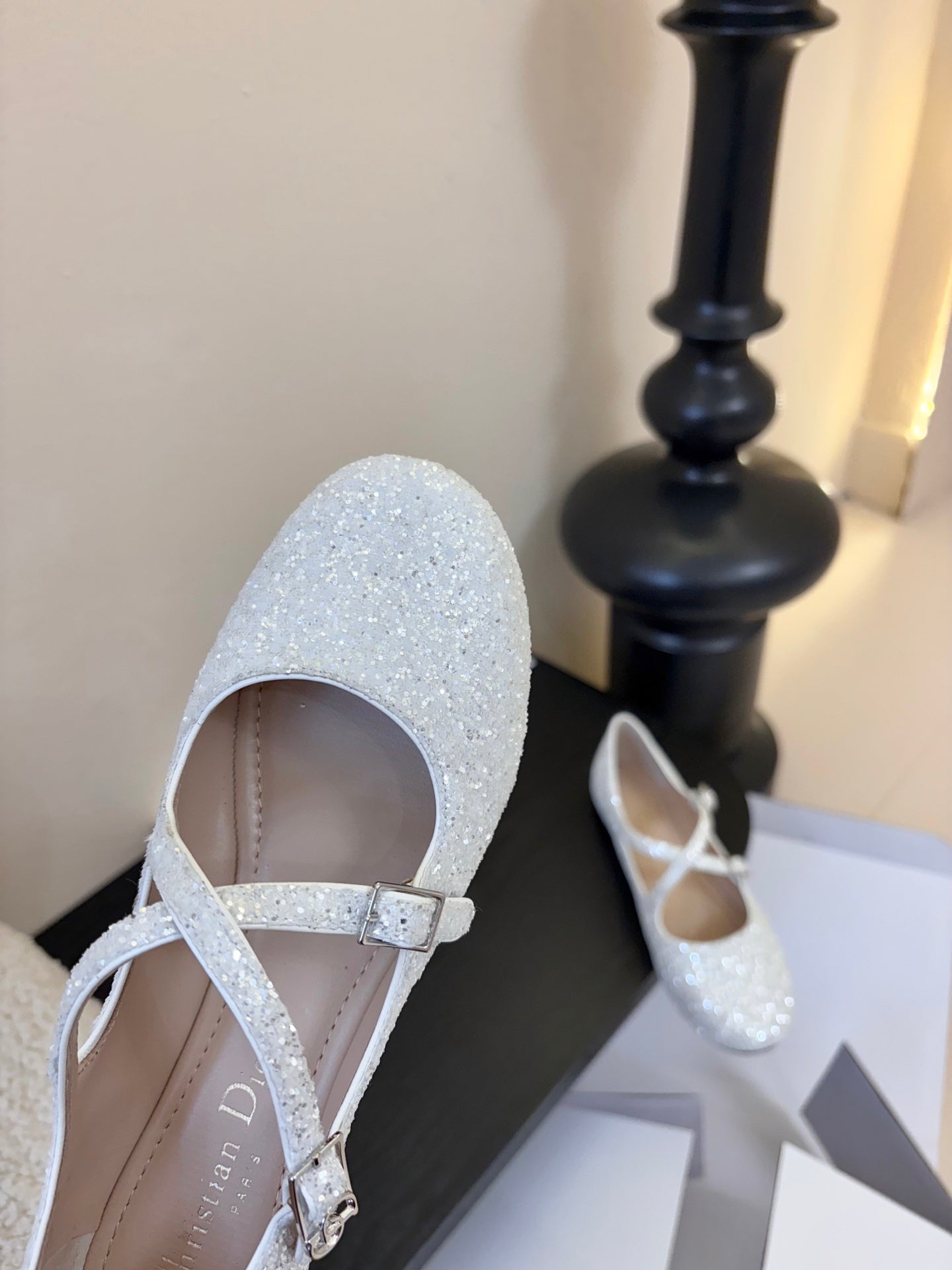 CD 26 Mary Jane White Glitter Embroidered Mesh Leather 627347