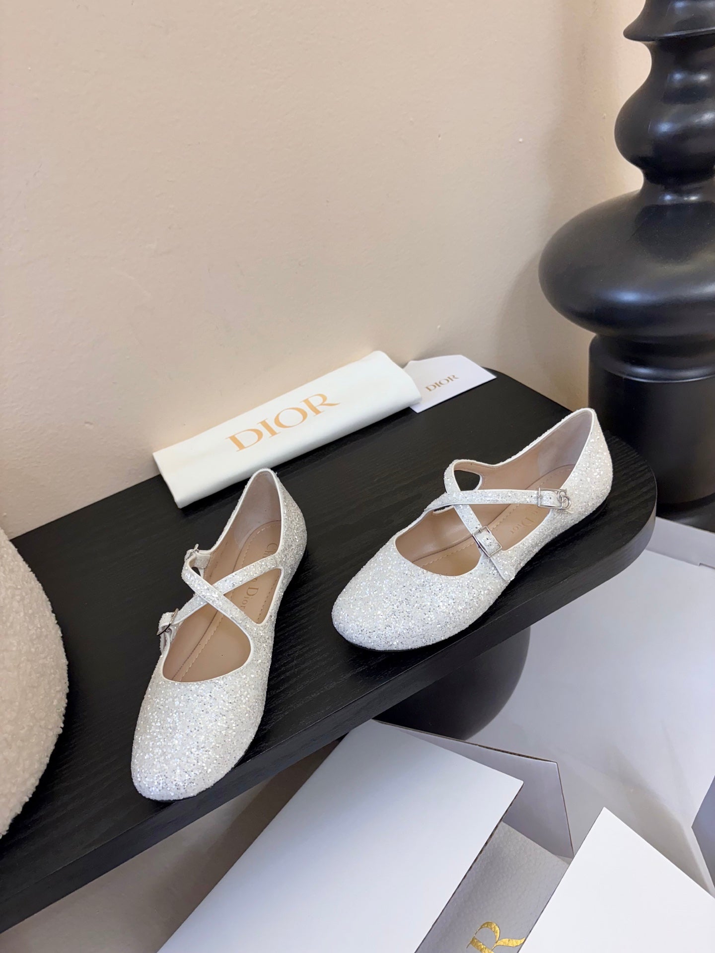 CD 26 Mary Jane White Glitter Embroidered Mesh Leather 627347