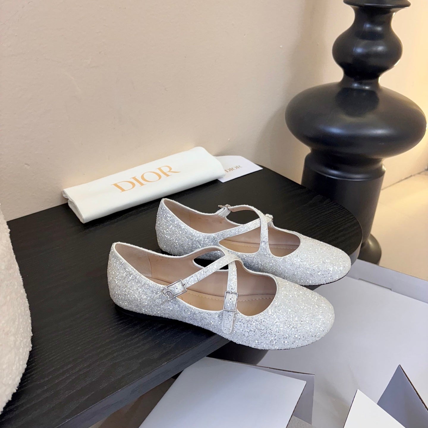 CD 26 Mary Jane White Glitter Embroidered Mesh Leather 627347