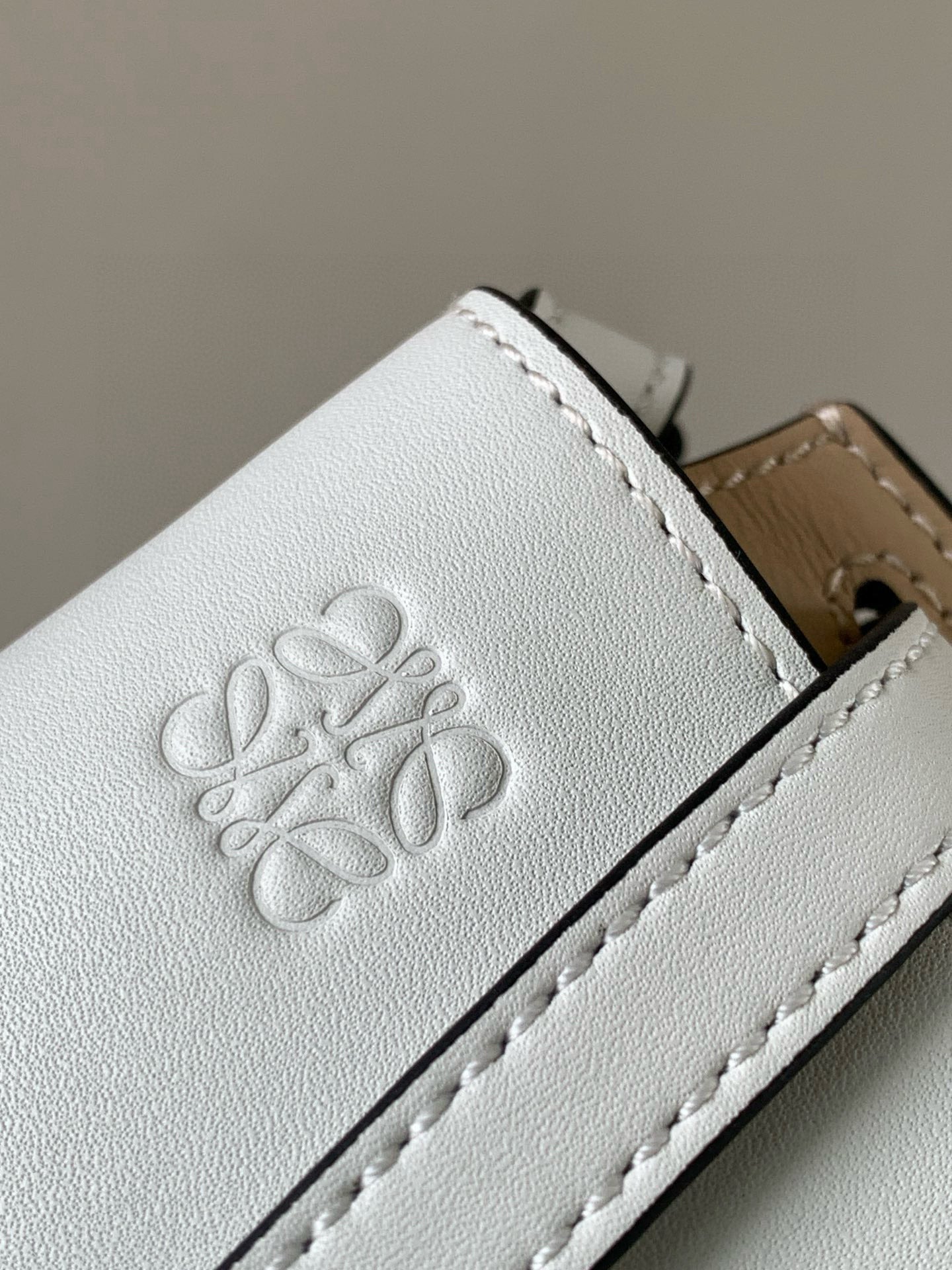 Loewe Saddle Bag 21 White Beige Leather 280432