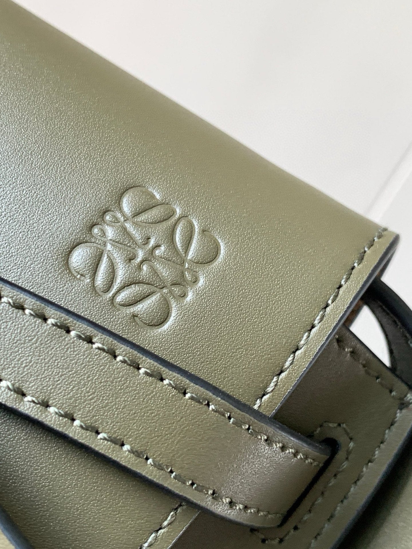 Loewe Saddle Bag 21 Olive Green Leather 280438