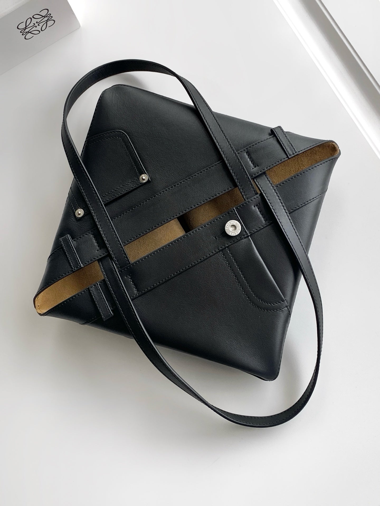 Loewe Puzzle Medium Bag 32 Black Glossy Calfskin 280527