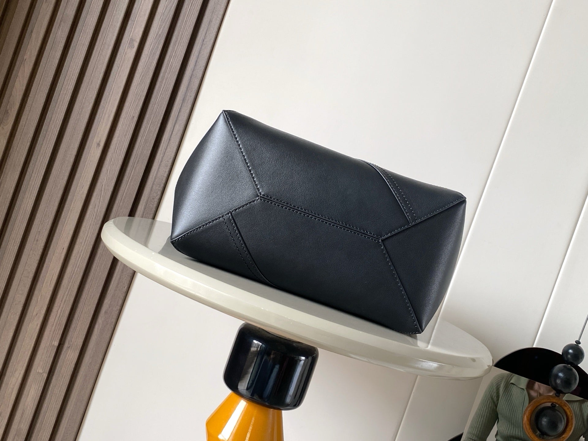 Loewe Puzzle Medium Bag 32 Black Glossy Calfskin 280527