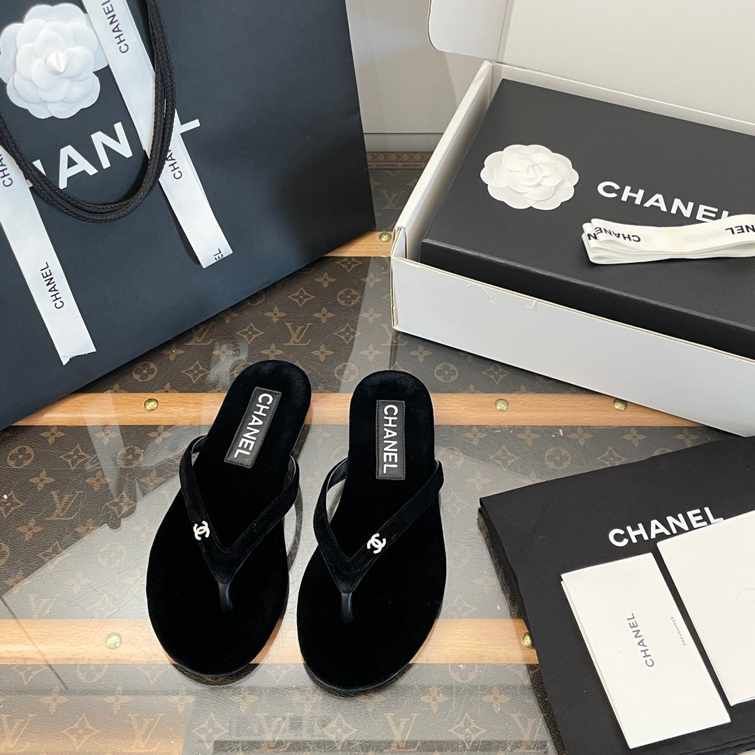 cc thongs black velvet