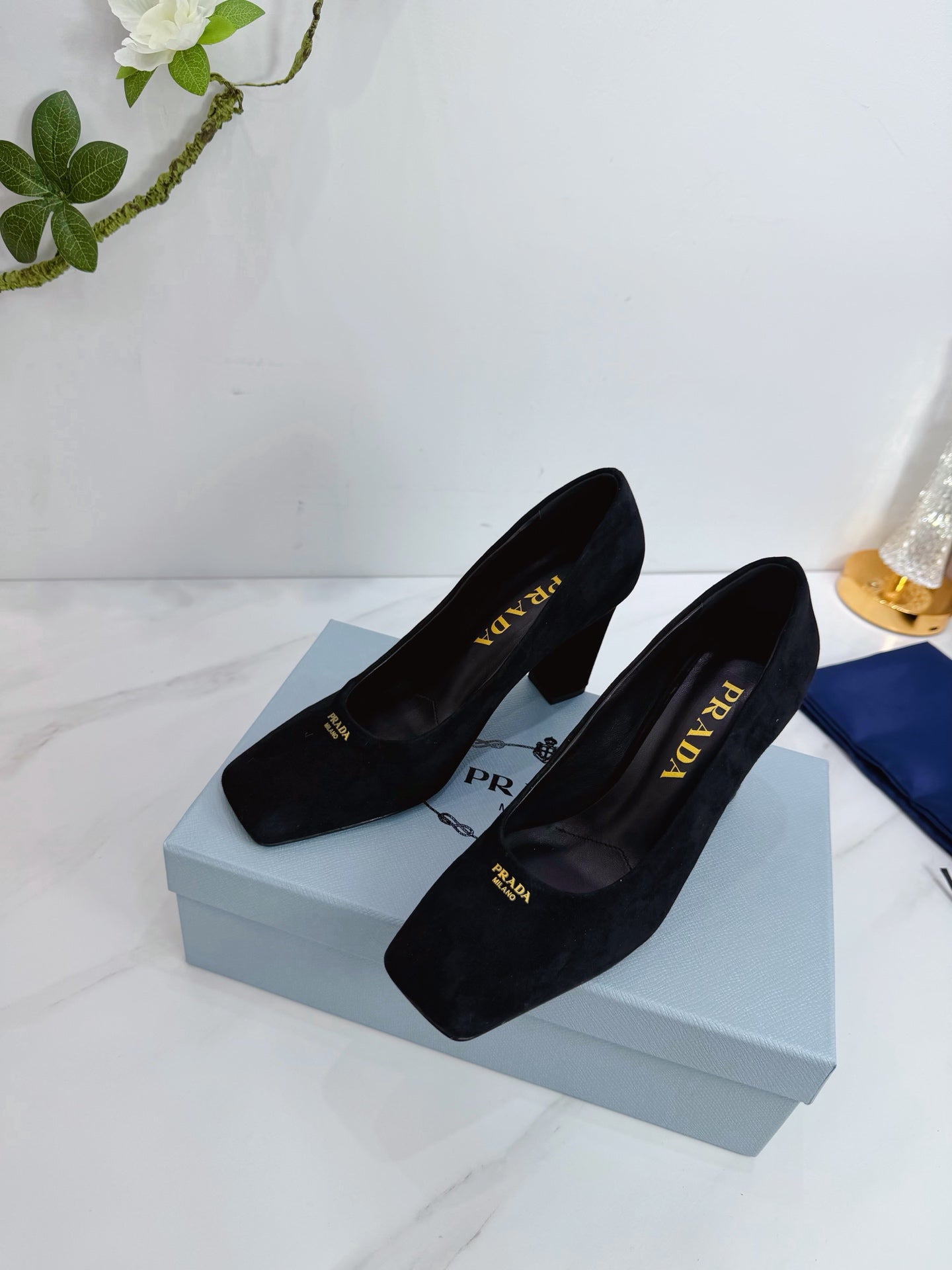 PRA 26SS Square-toe Block Heels  85 Black Suede 592360