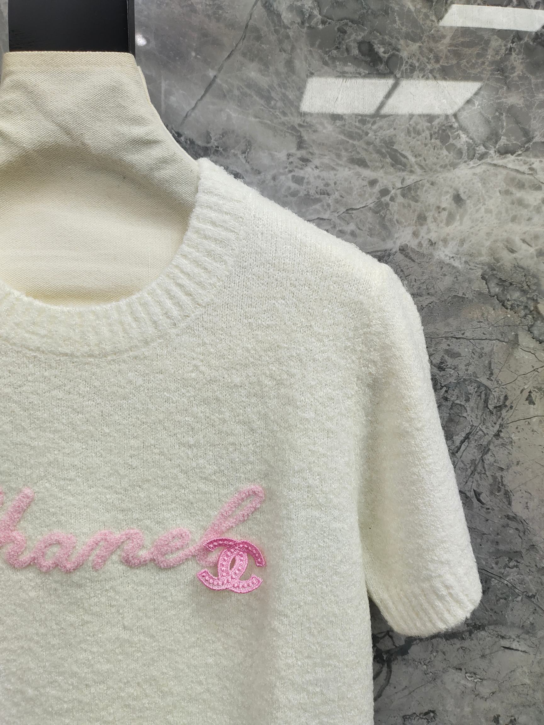 Chanel 2026 Short-Sleeve Shirt Cream Pink Wool