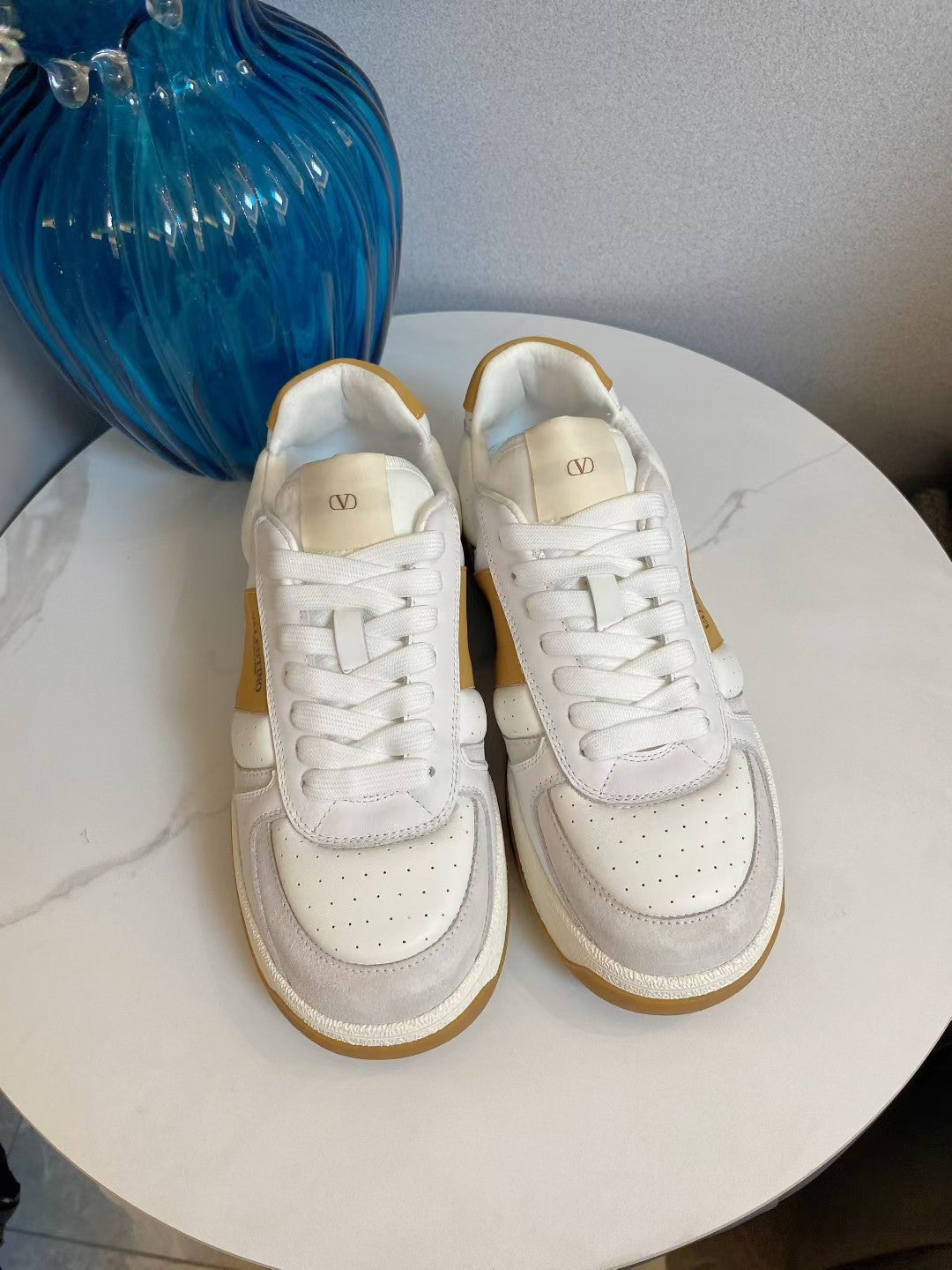 VT 25S  Casual Sneakers White Tan Cowhide 563096