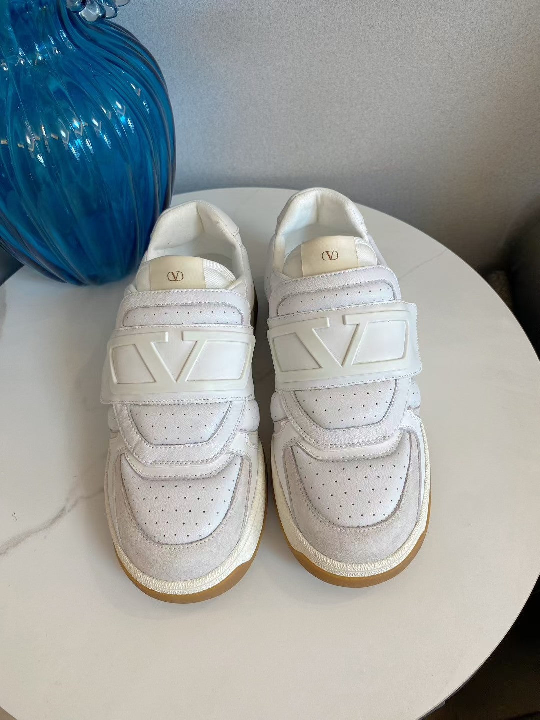 VT 25S Couple Sneakers White Calfskin Suede 563101