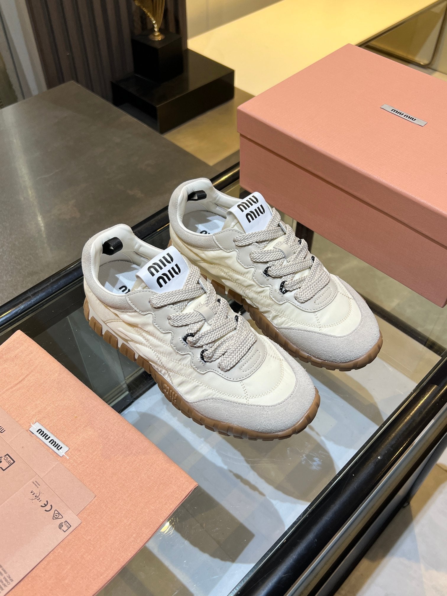 MIU 26ss Sneaker Beige Fabric Suede 625654
