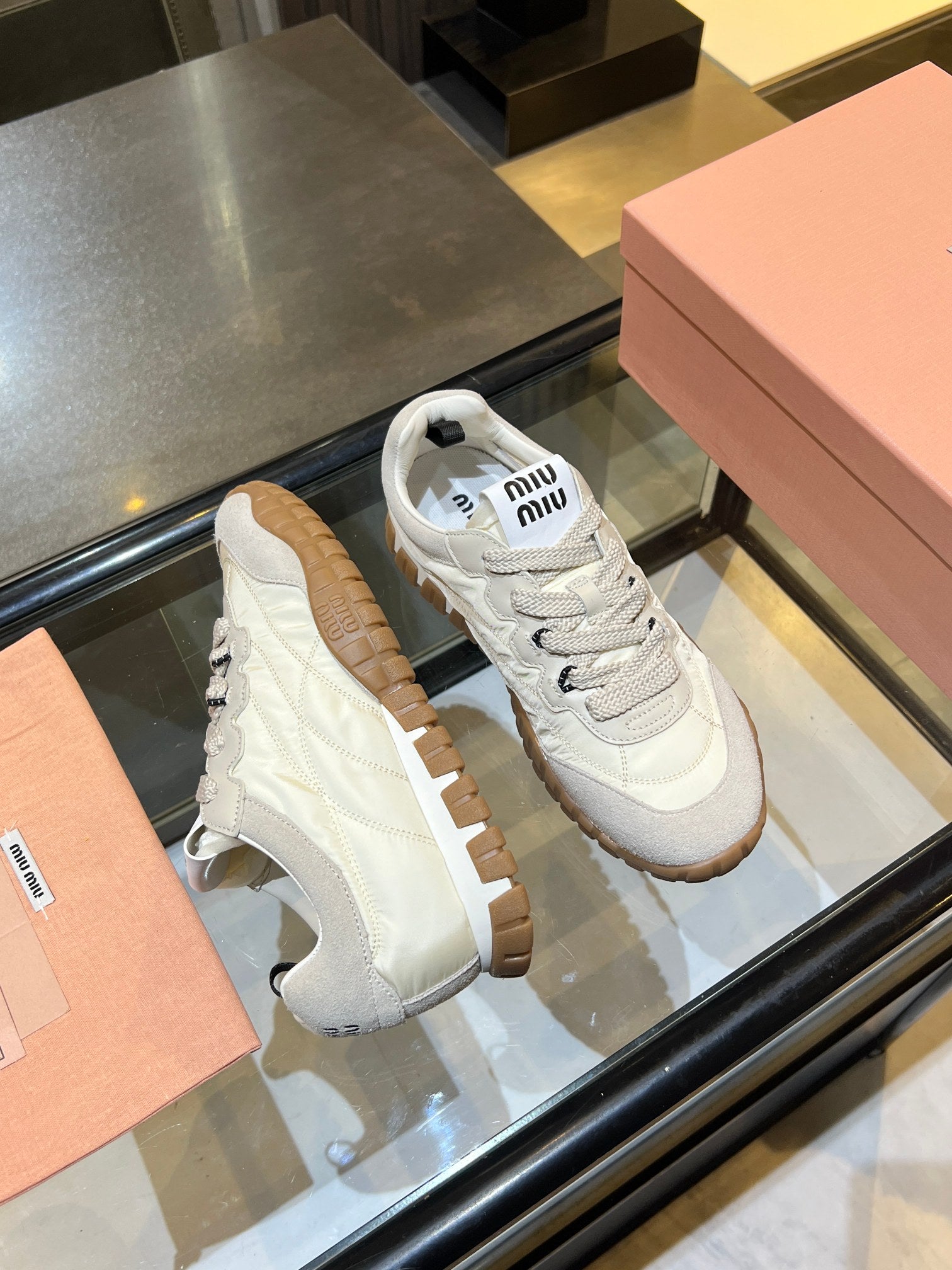 MIU 26ss Sneaker Beige Fabric Suede 625654