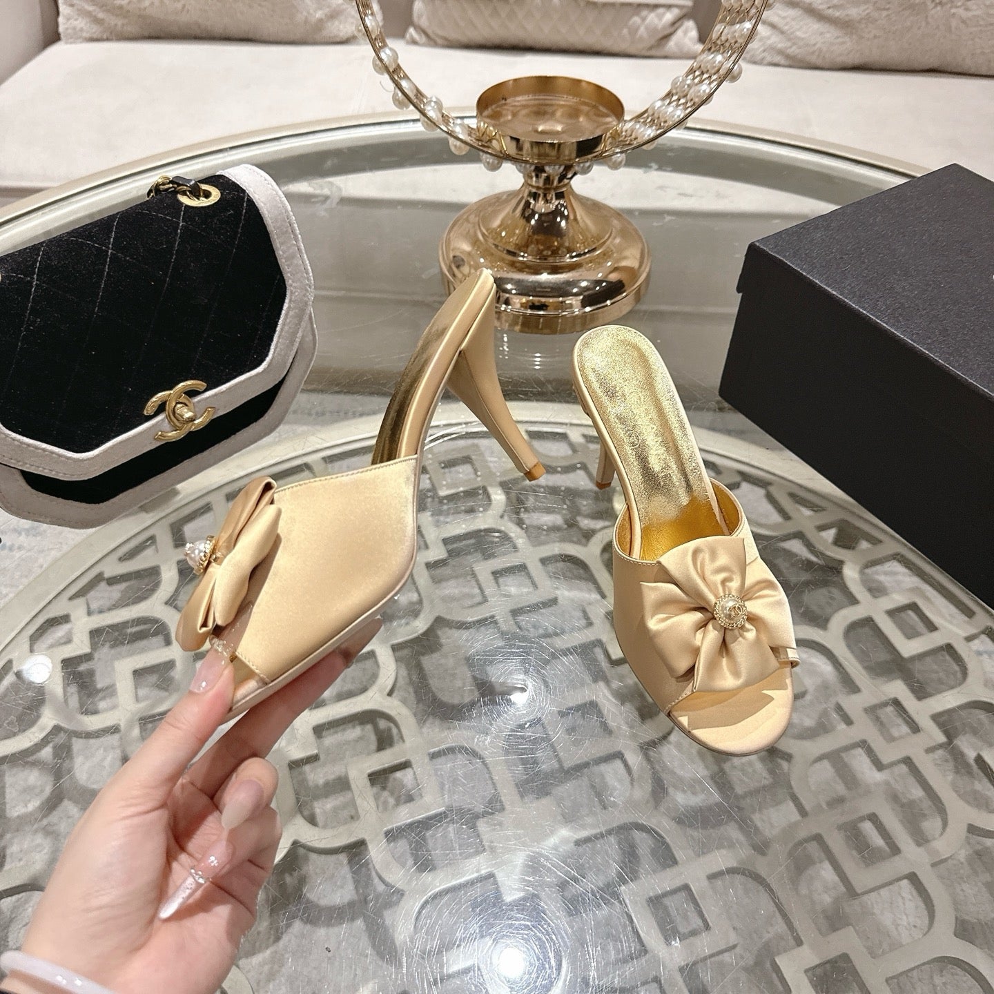 CC 26s Camellia High-Heeled Slippers Beige Gold Sheepskin 627026