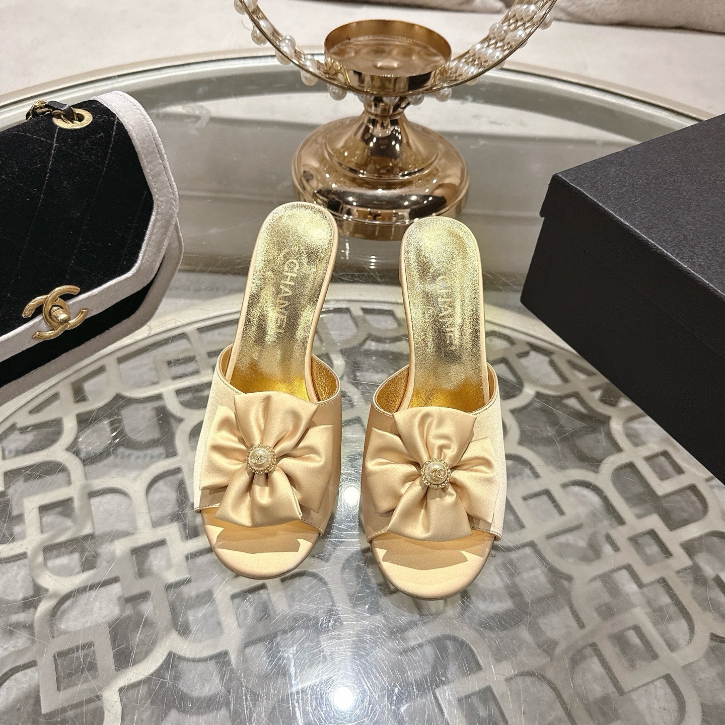 CC 26s Camellia High-Heeled Slippers Beige Gold Sheepskin 627026