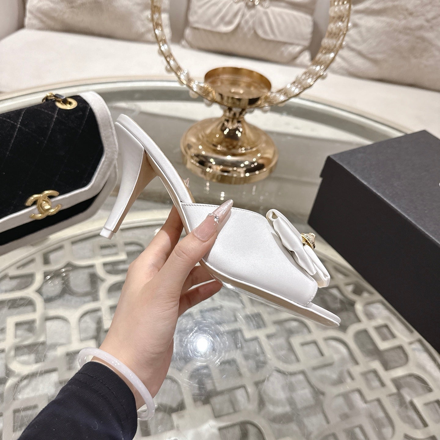 CC 26s Camellia High-Heeled Slippers White Gold Sheepskin 627027