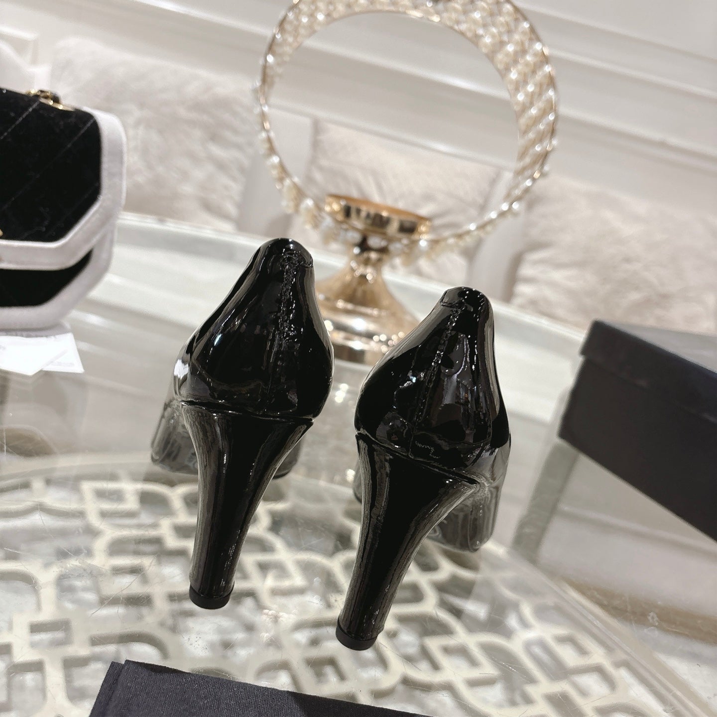 CC 26s High Heels Pump 85 Beige Black Patent Leather 627006