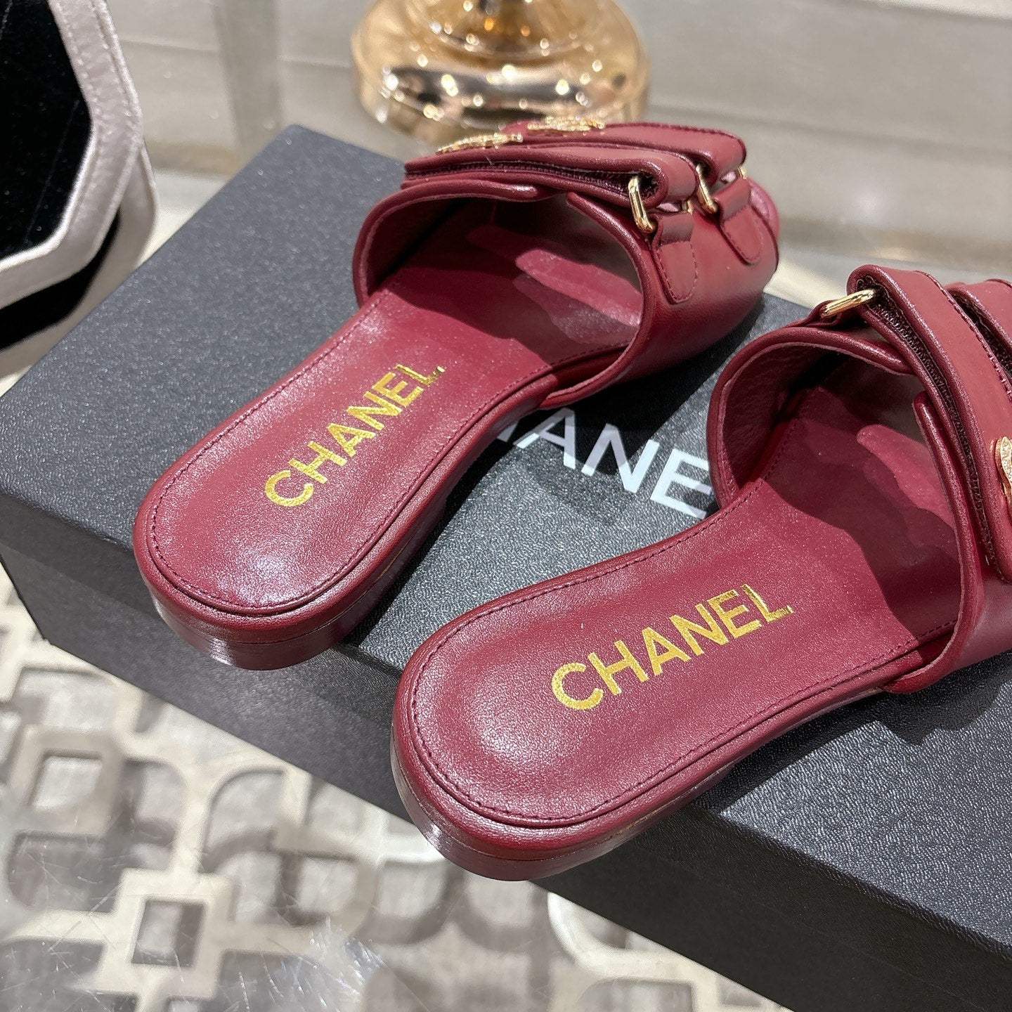 CC 26s Buckle Sandals Burgundy Sheepskin 627074