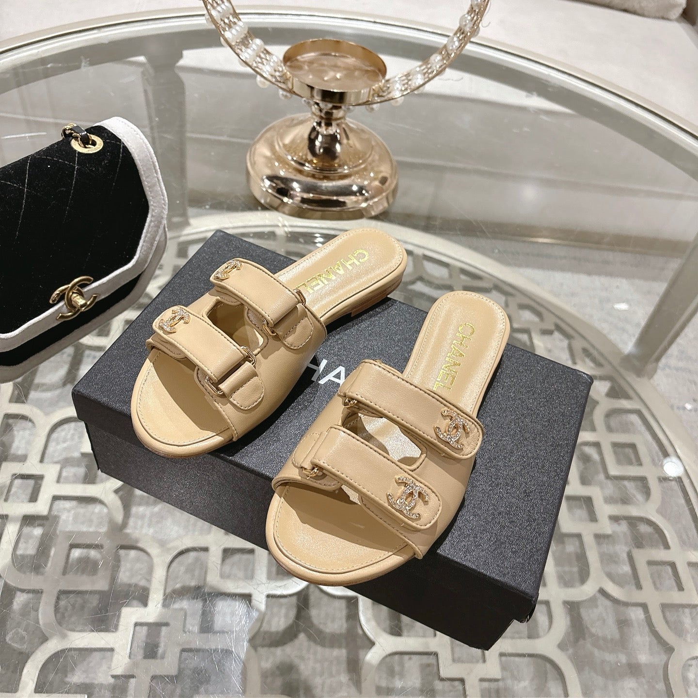 CC 26s Buckle Sandals Beige Sheepskin 627075