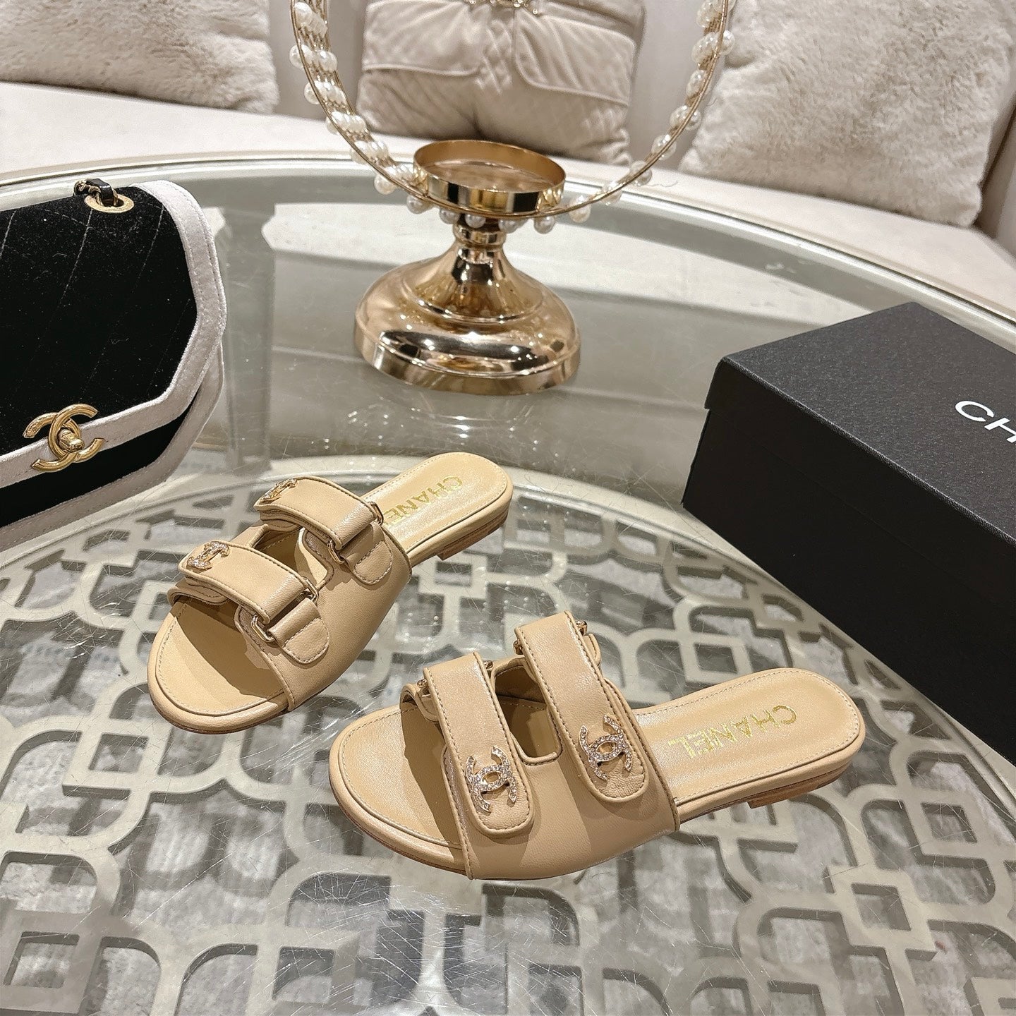 CC 26s Buckle Sandals Beige Sheepskin 627075