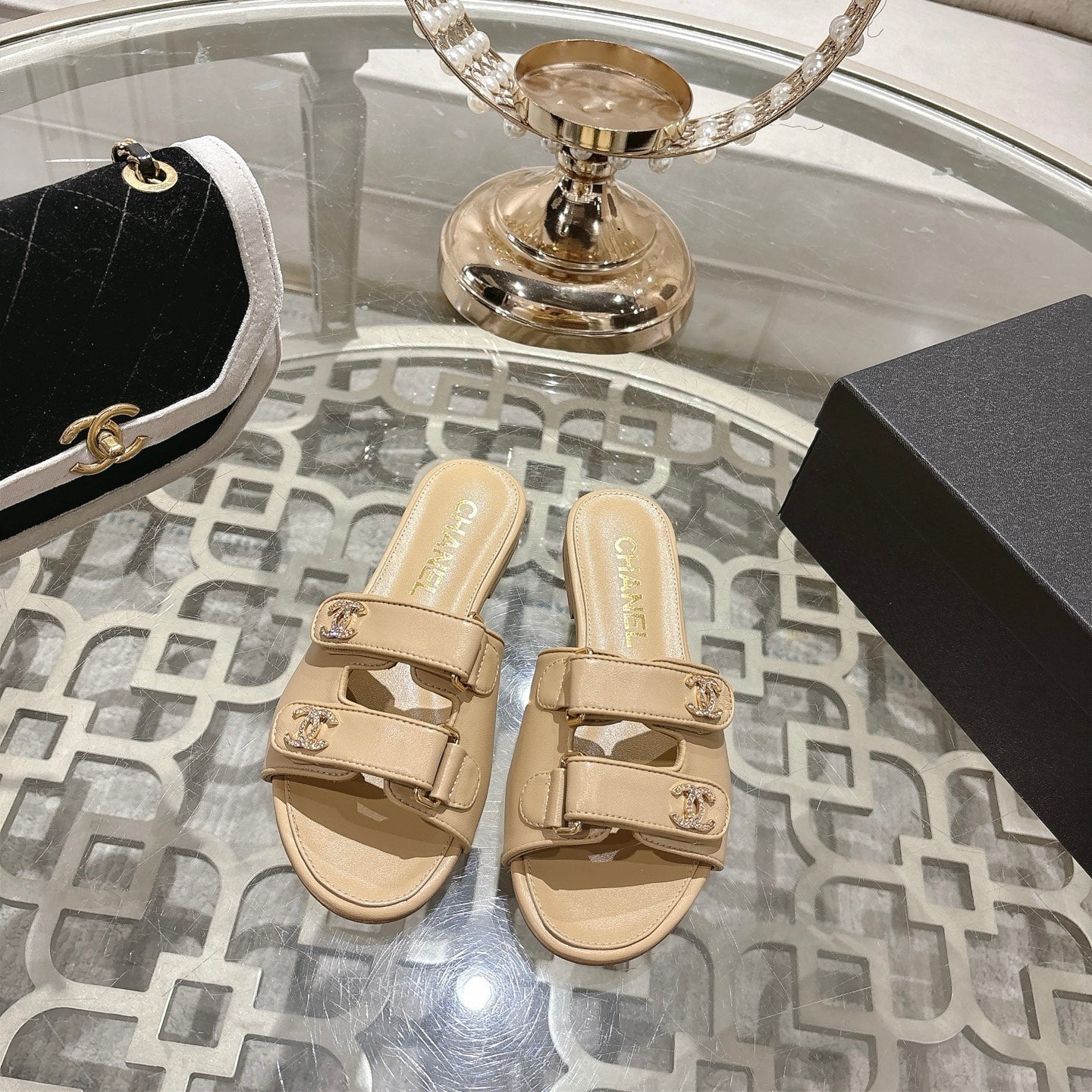 CC 26s Buckle Sandals Beige Sheepskin 627075