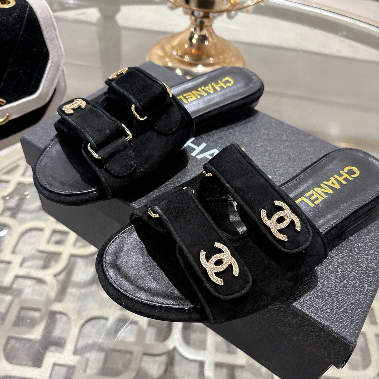 CC 26s Buckle Sandals Black Suede Sheepskin 627079