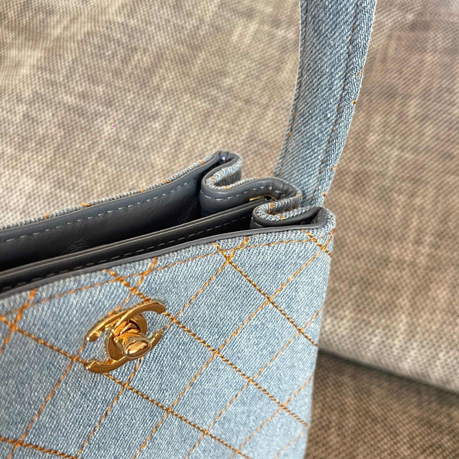 Chanel 2026 Vintage Matelasse Mini Bag 18cm Denim Leather