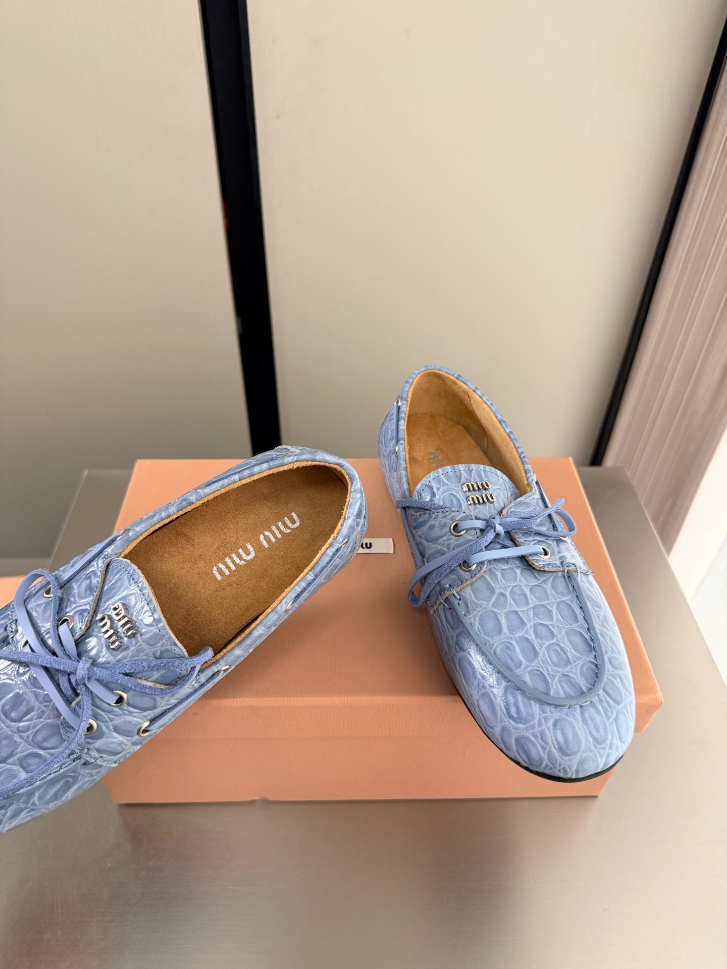 Miumiu 2026 Crocodile Embossed Loafers Cowhide 929698