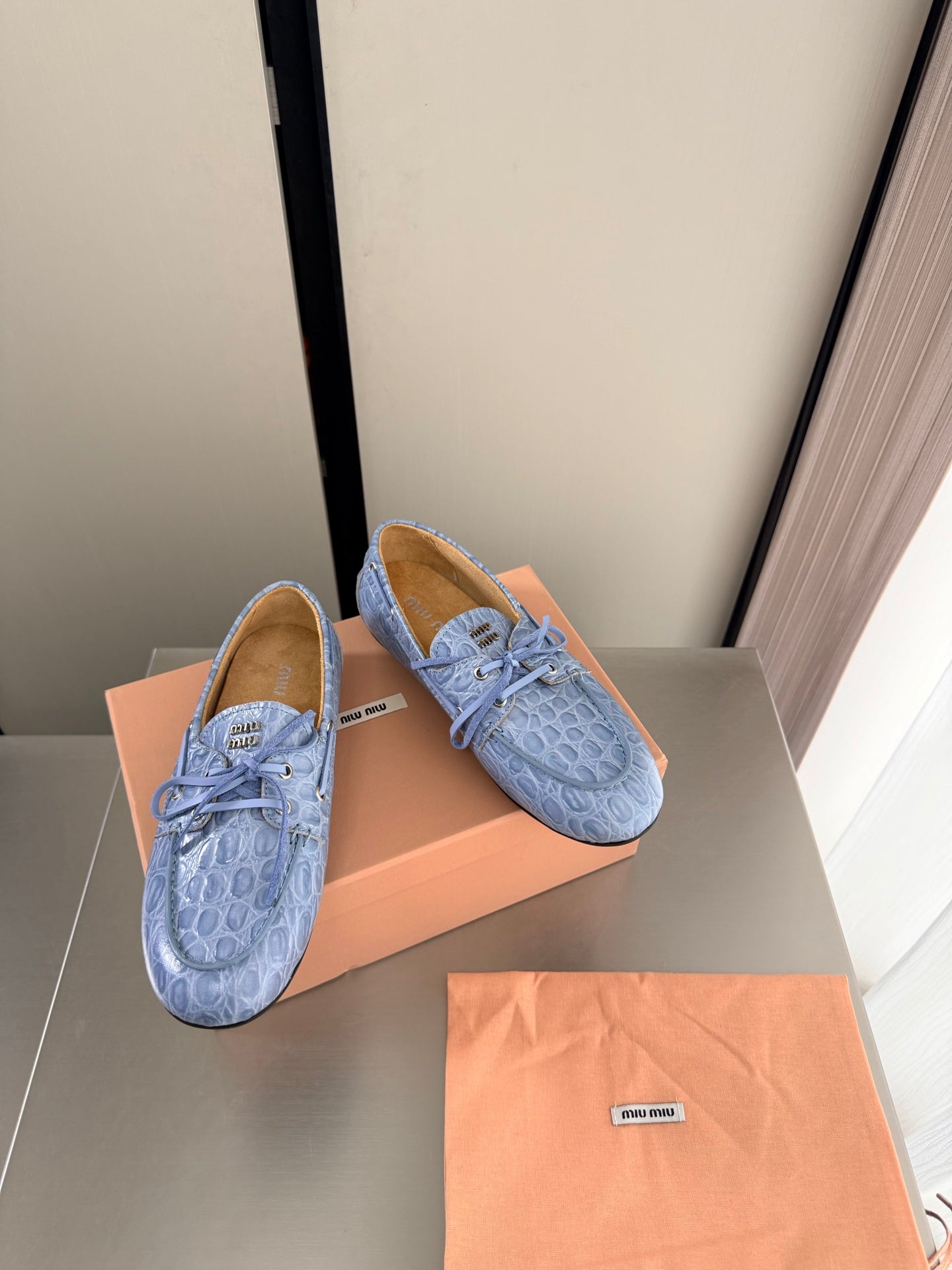 Miumiu 2026 Crocodile Embossed Loafers Cowhide 929698