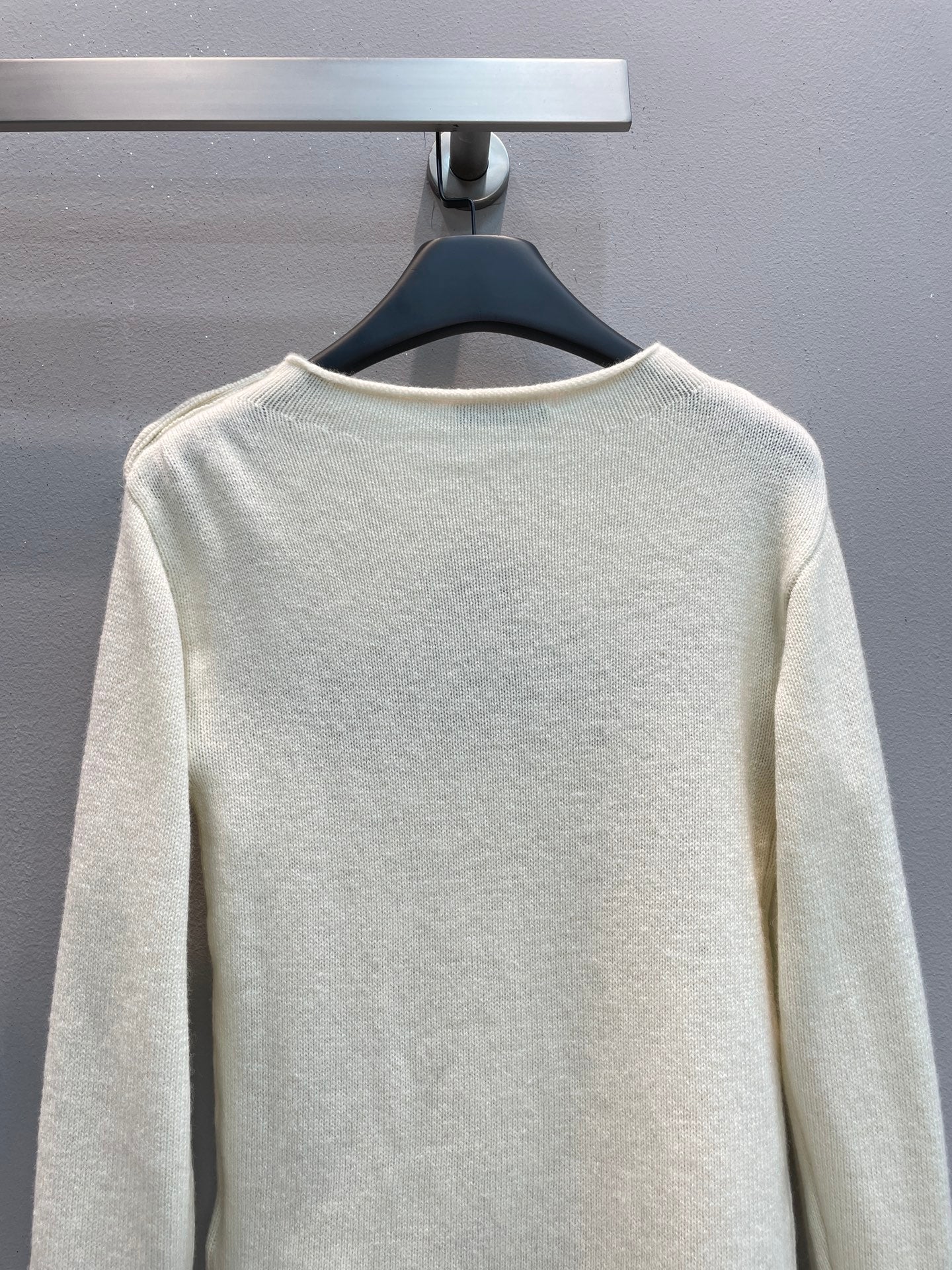 CD 25 Sweater White With Buttons On The Shoulder Cashmere