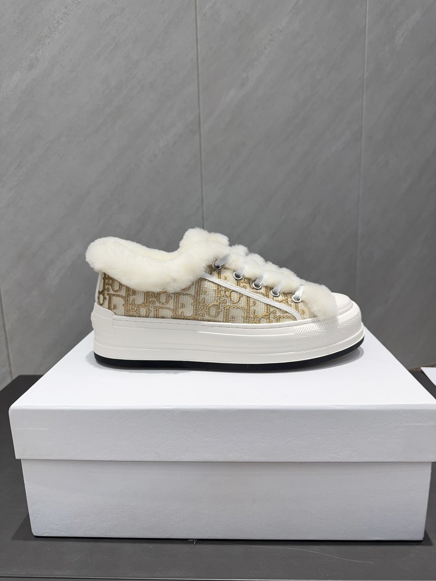CD 26 Classic Sneaker White Gold Fabric Wool Jacquard 614453