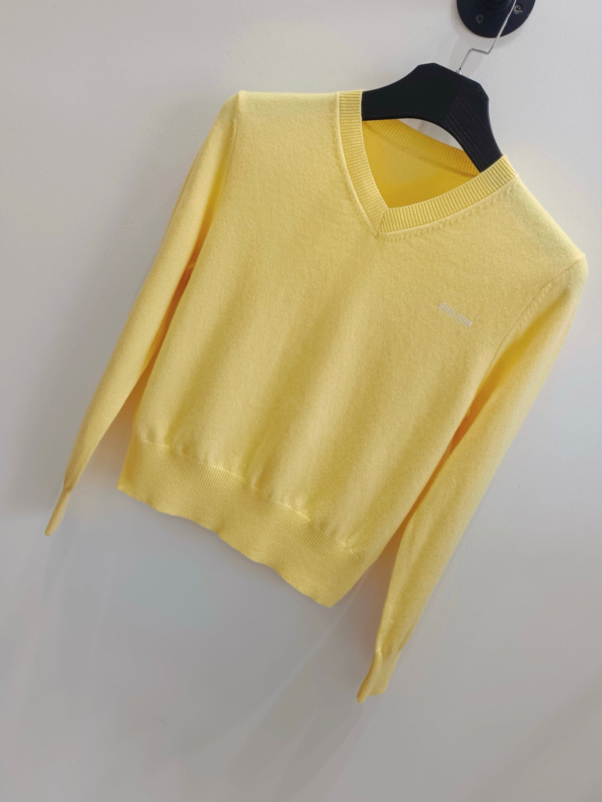 Miumiu 2026 V-neck Virgin Sweater Wool 433695