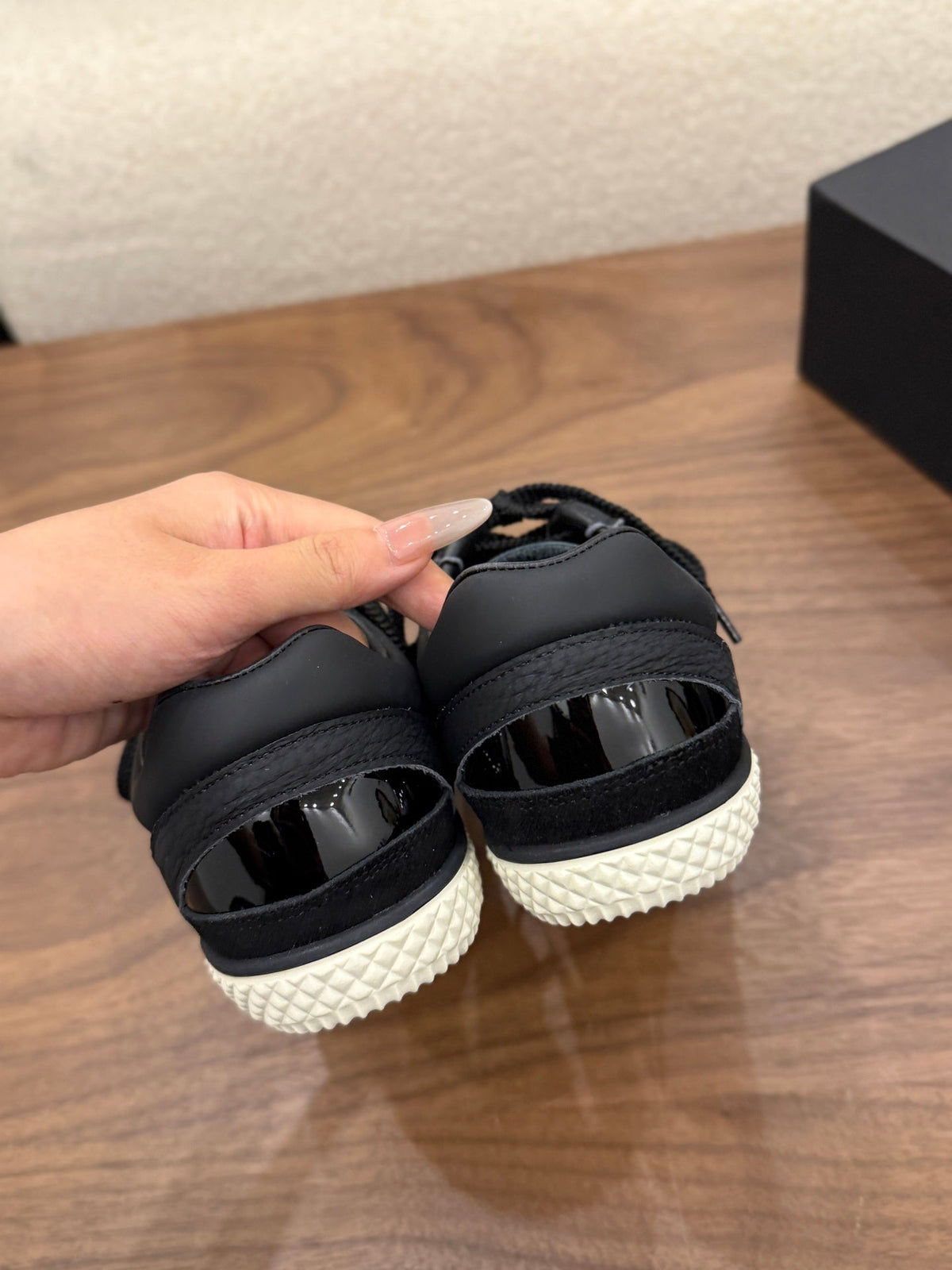 Chanel 2026 Low-Top Sneakers Cowhide 173100