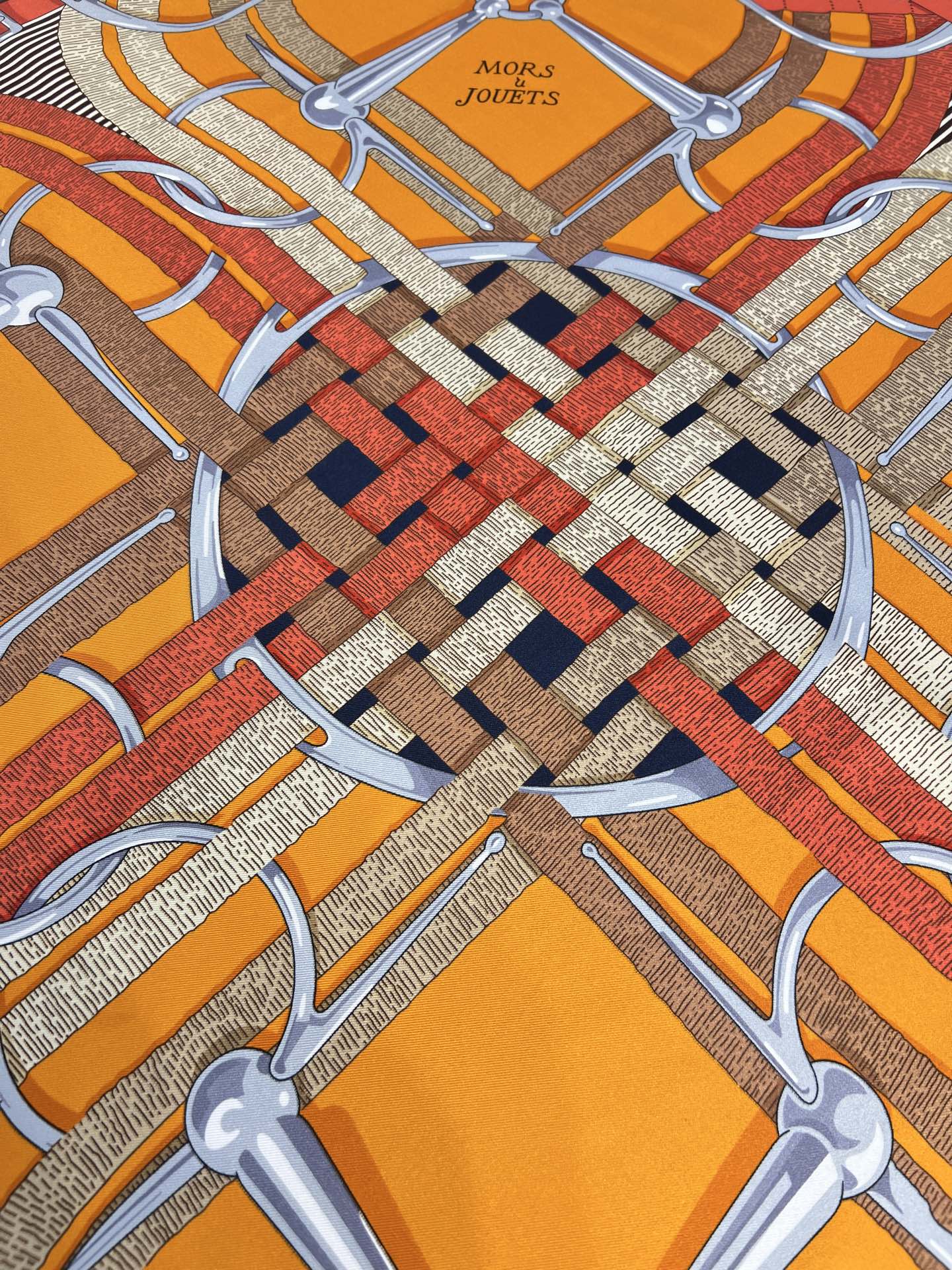 HM 26s Double-sided Scarf 90 Orange Colorful Mulberry Silk 152279