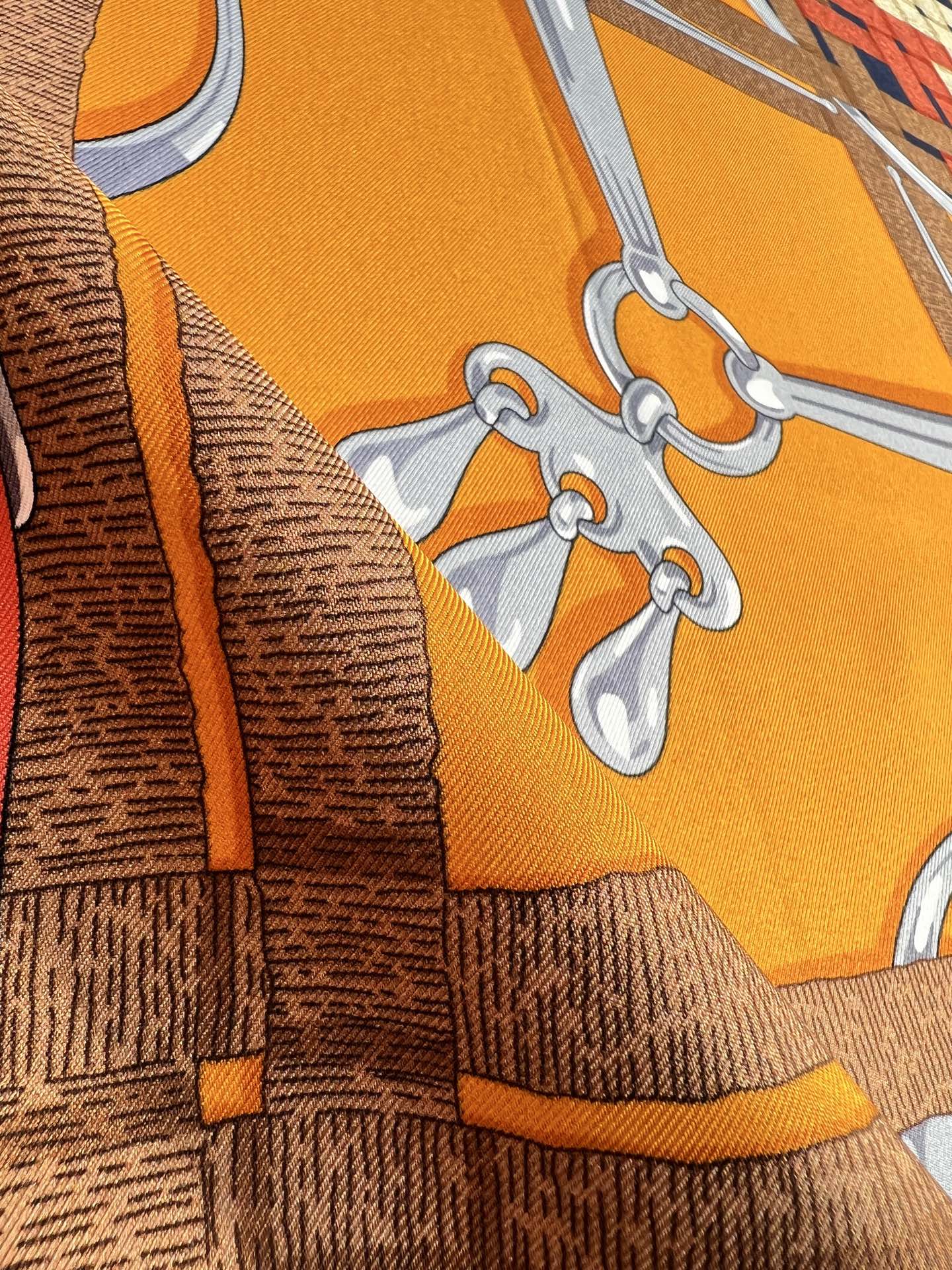 HM 26s Double-sided Scarf 90 Orange Colorful Mulberry Silk 152279