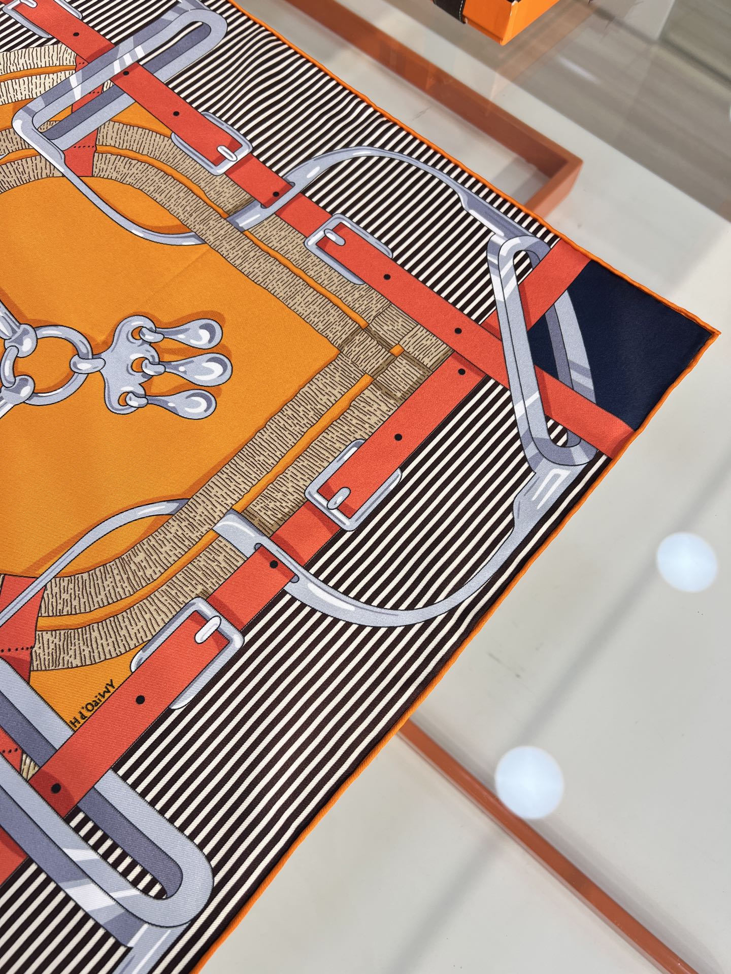 HM 26s Double-sided Scarf 90 Orange Colorful Mulberry Silk 152279