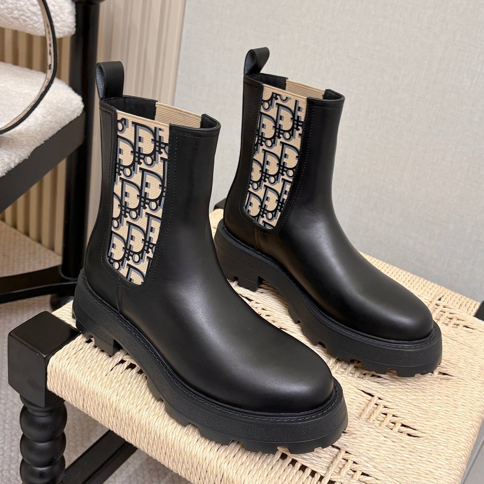 Dior 2026 Explorer Chelsea Boots Calfskin 939009