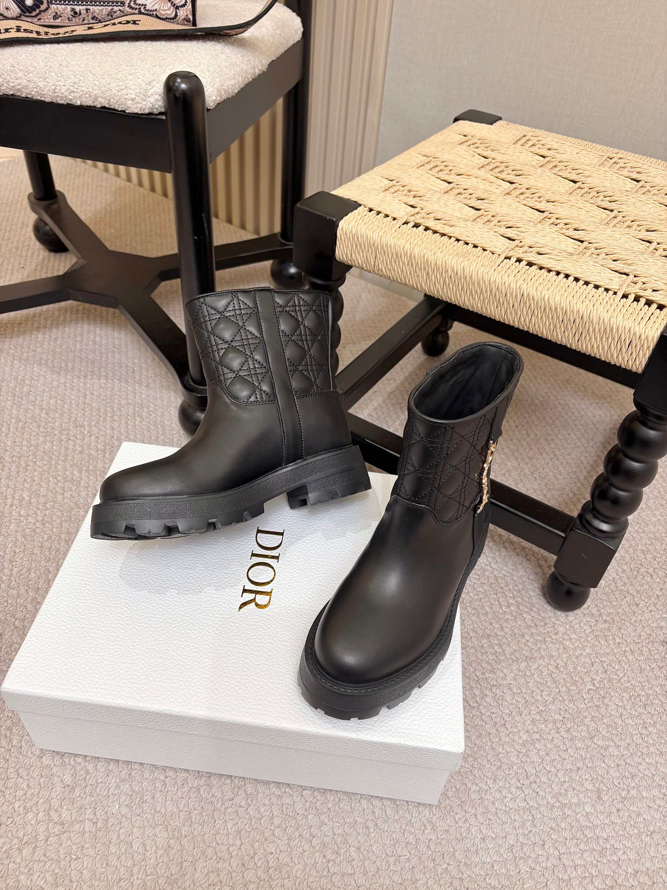 Dior 2026 D-Town Ankle Boots Black Calfskin 939010