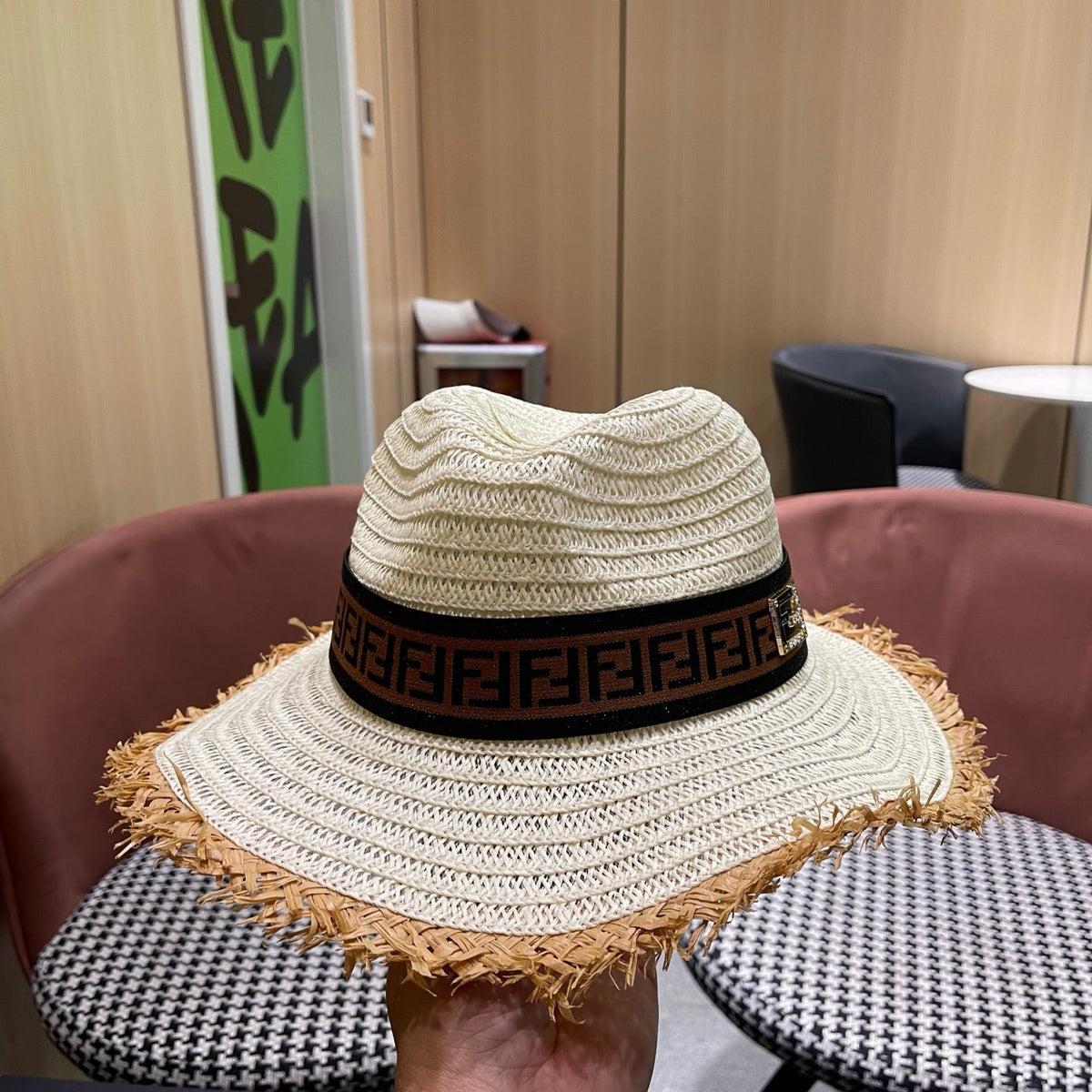 Fendi Wide-Brimmed Straw Hat 491777